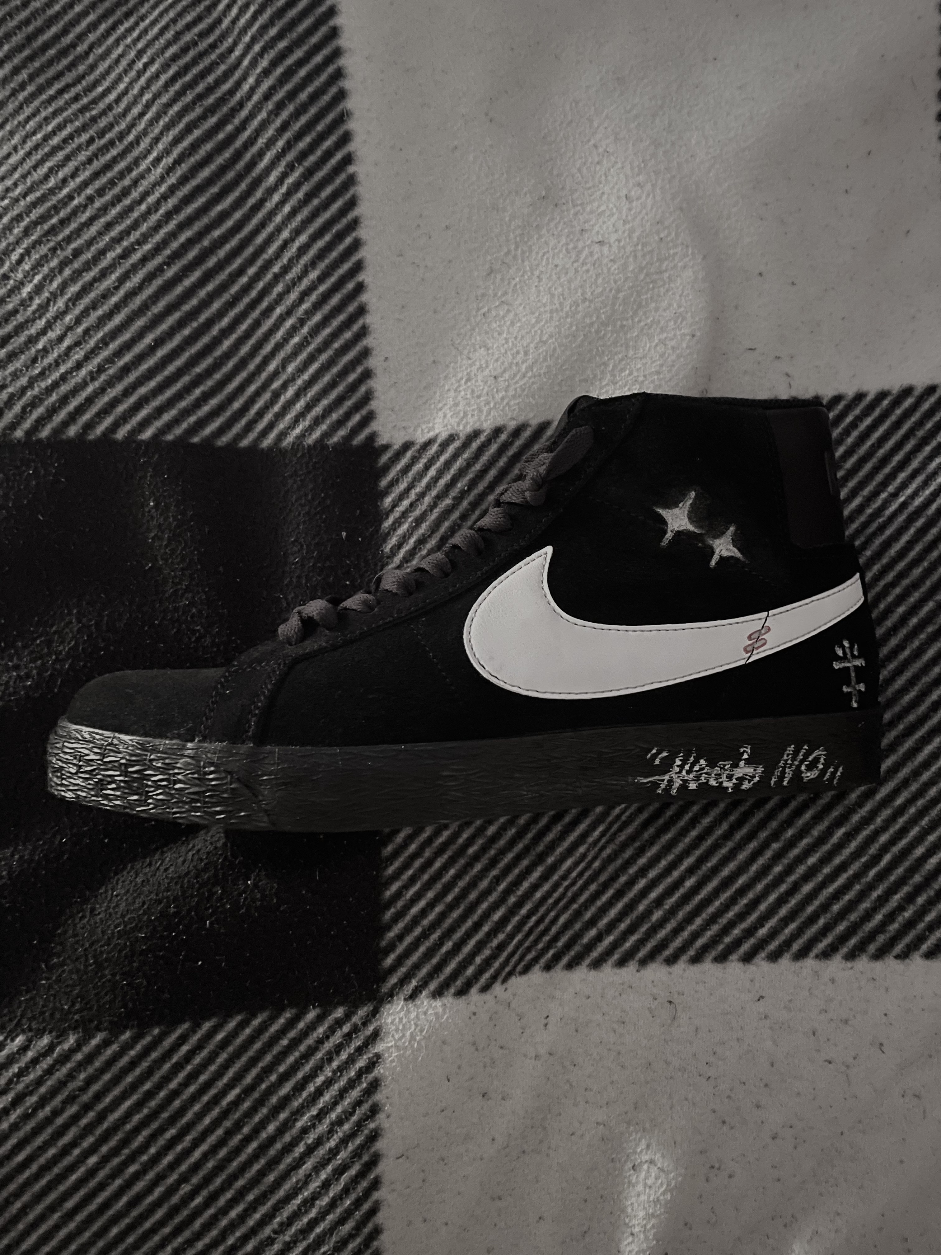 Nike SB Zoom Blazer Mid Black White 착용 스타일 - 2