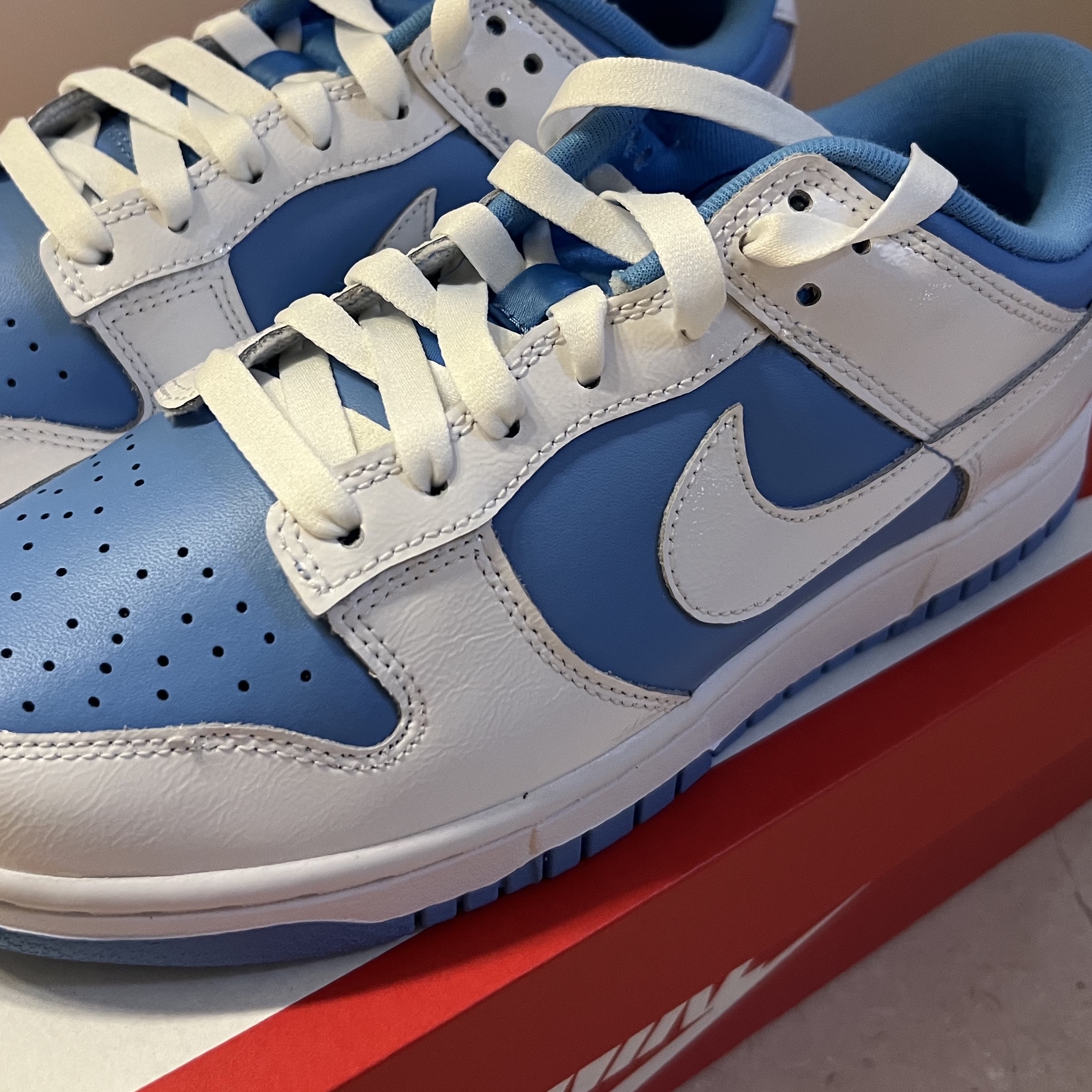 (W) Nike Dunk Low Essential University Blue 착용 스타일