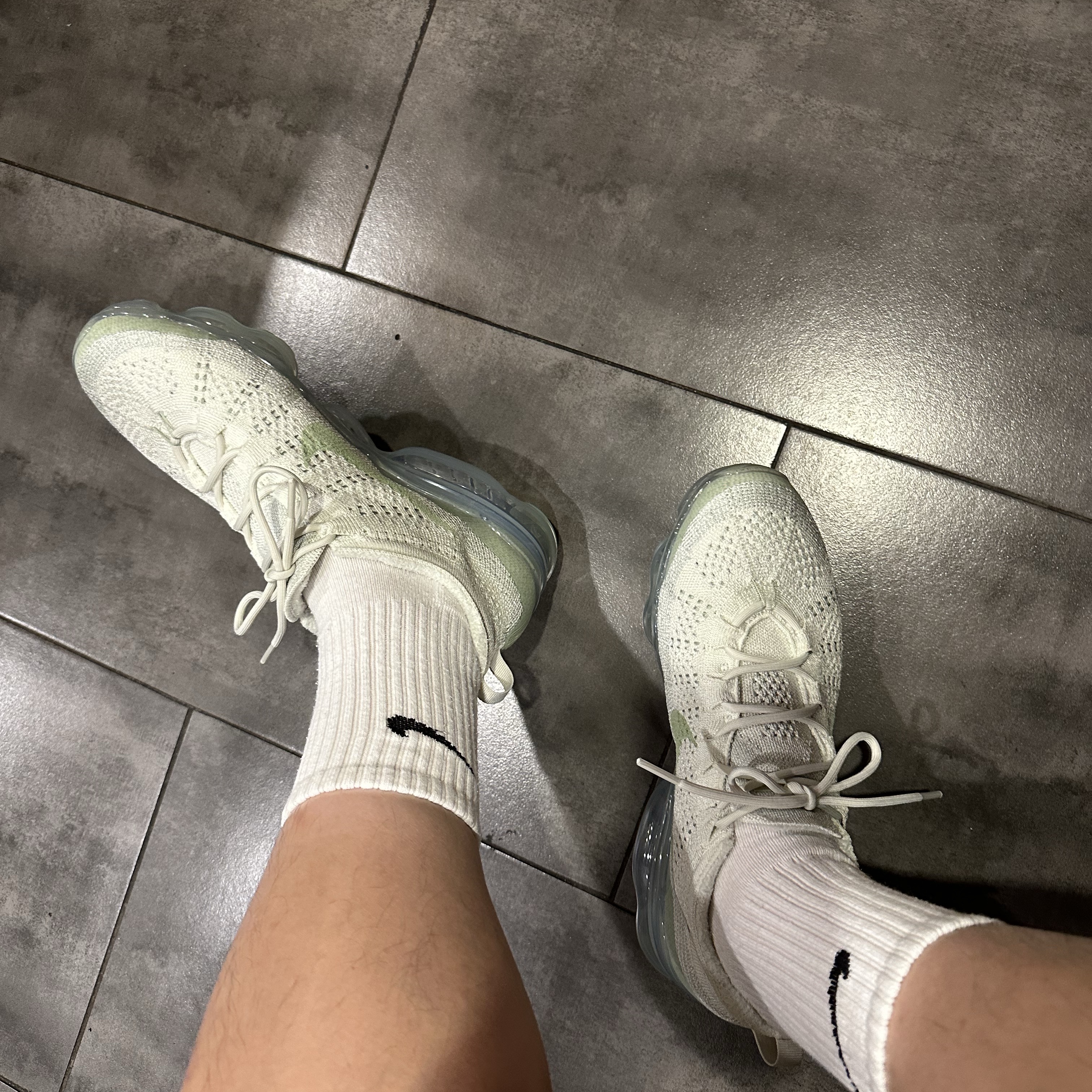 Nike Air Vapormax 2023 Flyknit Honeydew Sea Glass 착용 스타일