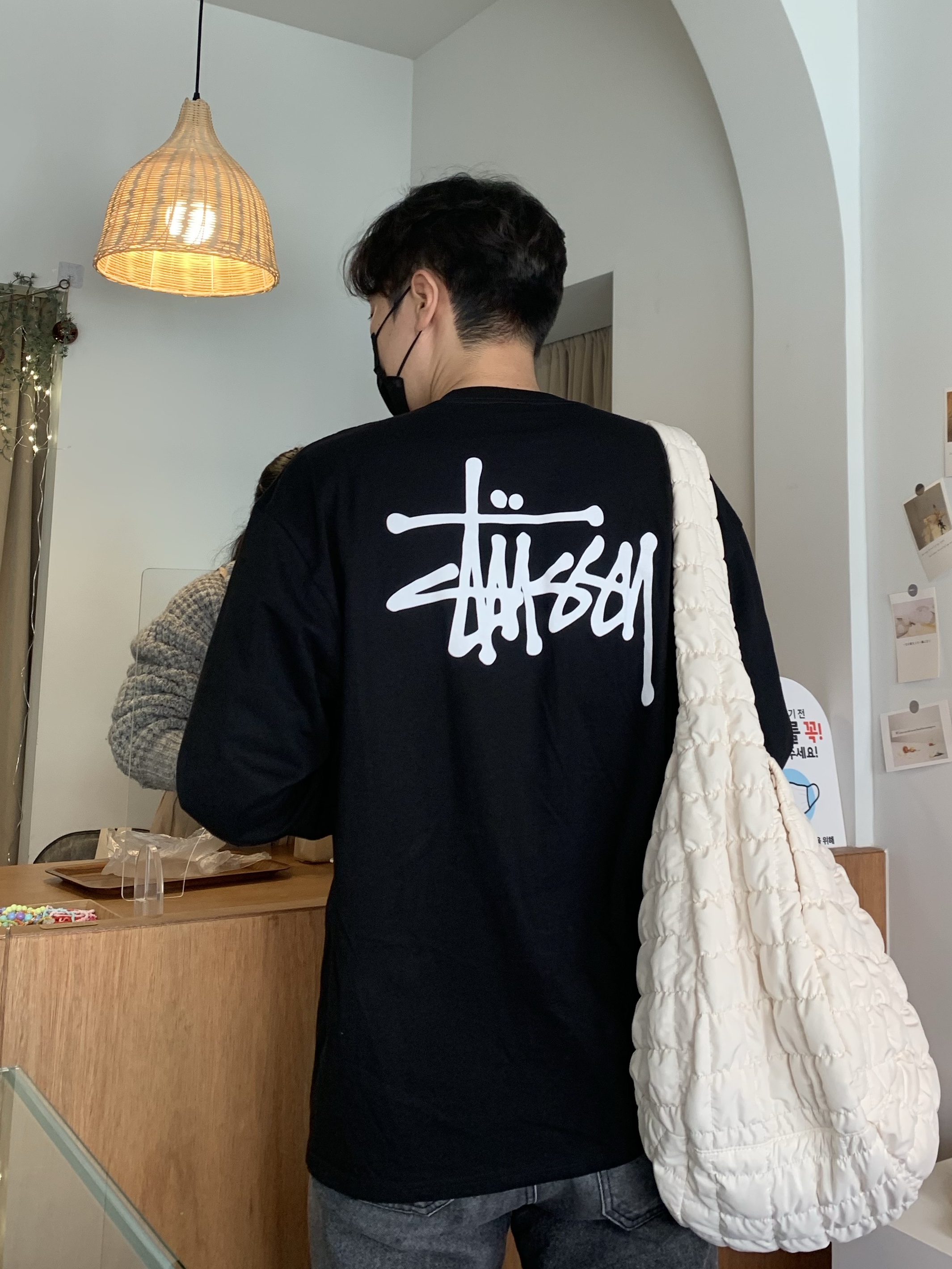Stussy Basic Stussy LS T-Shirt Black, COS Quilted Oversized Shoulder Bag Beige 착용 스타일 - 2