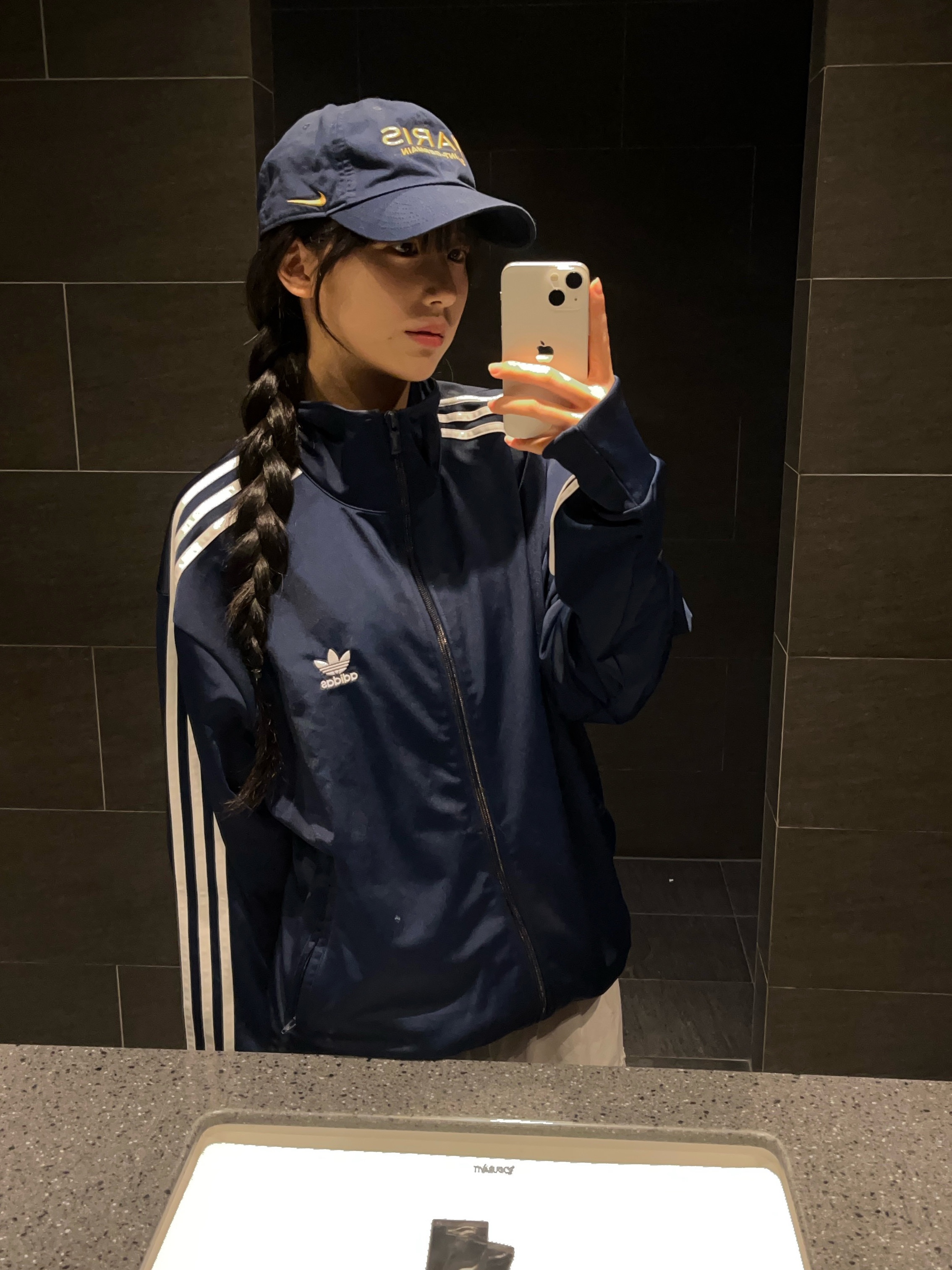 Nike Heritage 86 Saint-Germain Cap Navy, Adidas Adicolor Classic Firebird Track Top Night Indigo - KR Sizing 착용 스타일 - 1