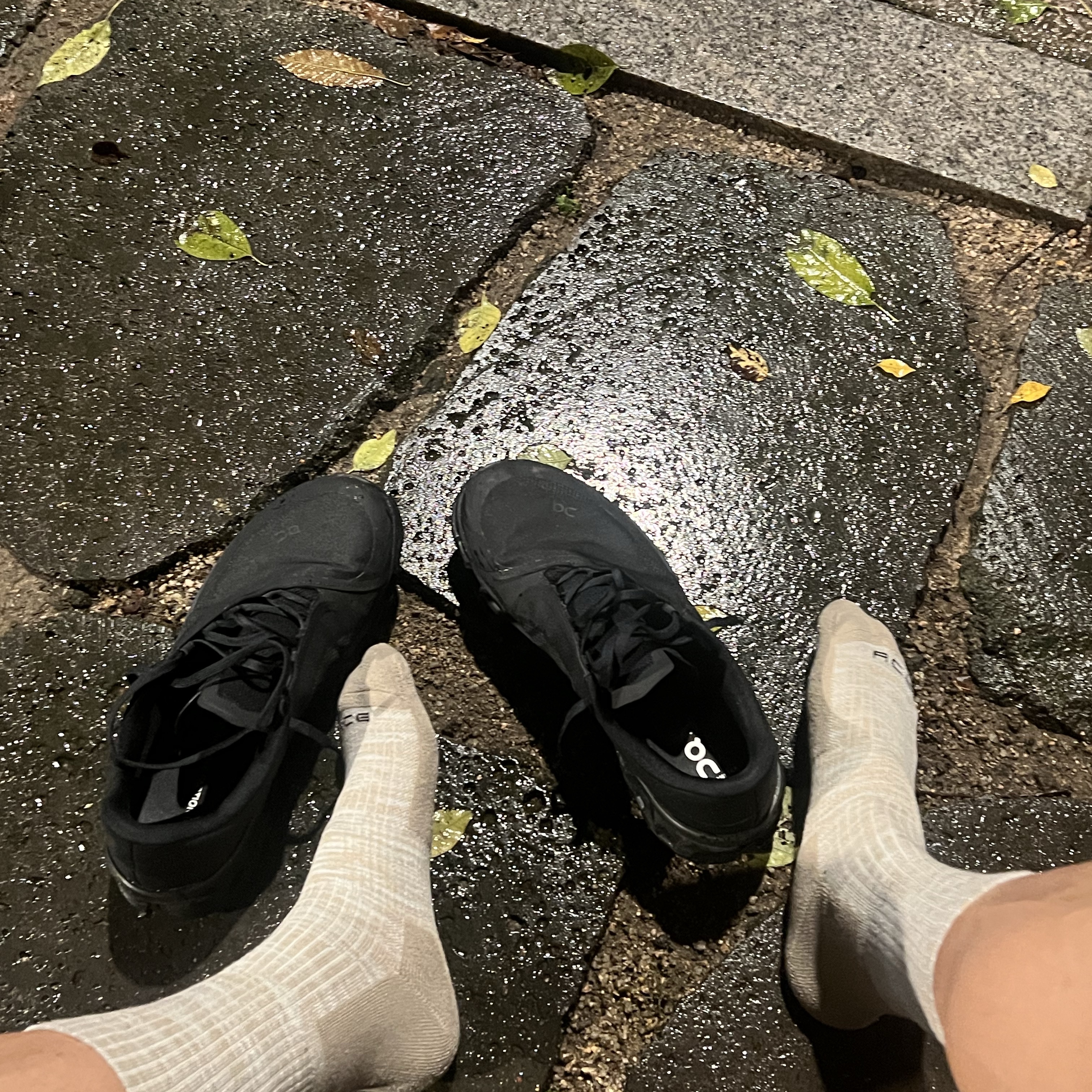 On Running x Post Archive Faction (Paf) Cloudmonster 2 Black Magnet, Norda 002 Cinder 착용 스타일 - 4
