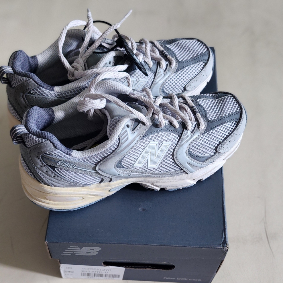 New Balance 530 Premium Vintage Grey Matter 착용 스타일 - 3