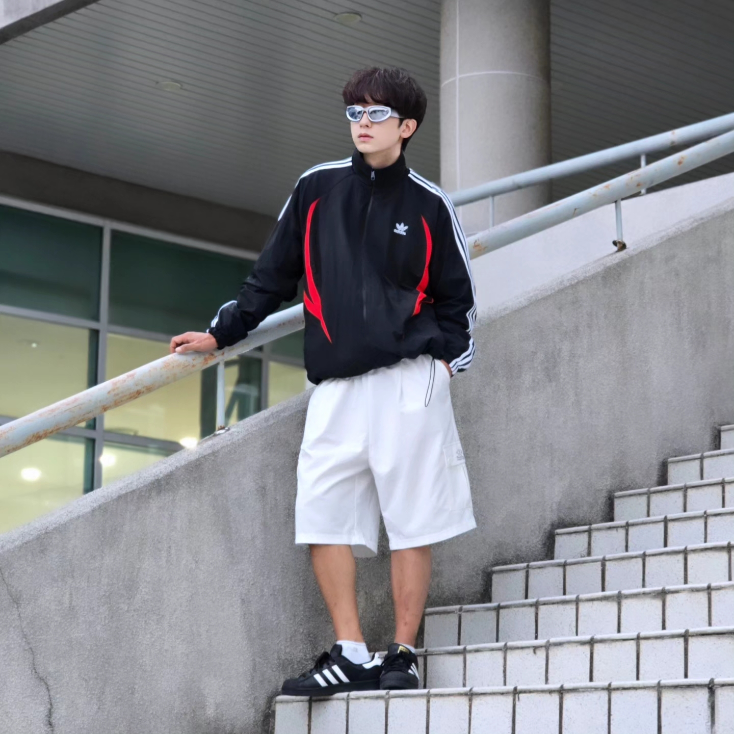 Adidas Archive Track Top Black - KR Sizing, Adidas Superstar Core Black White 착용 스타일 - 4
