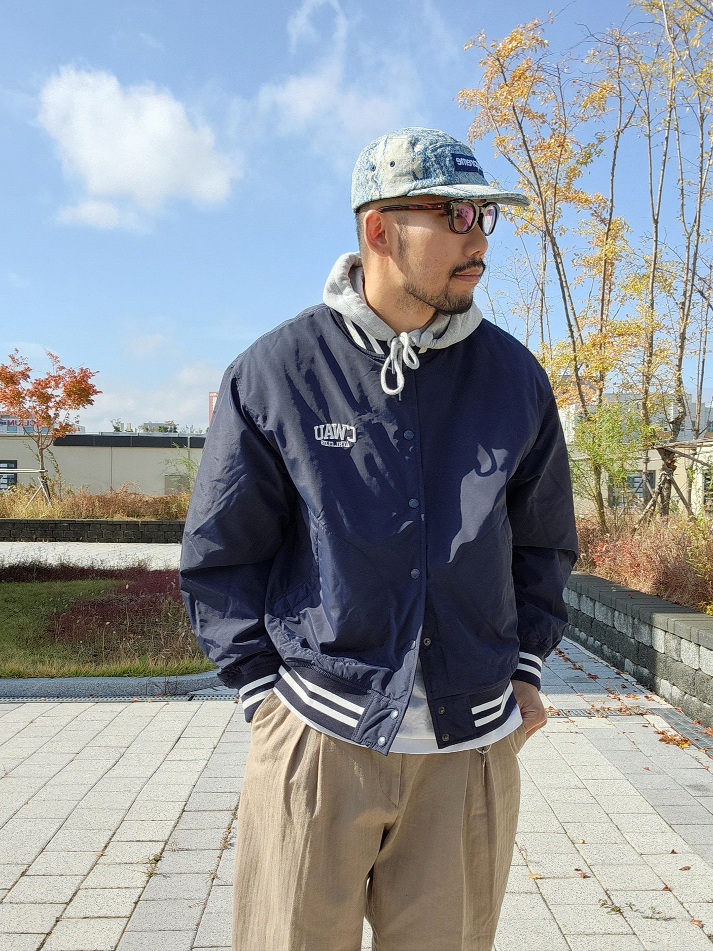 Jordan 1 Retro High OG University Blue, Supreme Denim Camp Cap Snake - 24FW 착용 스타일 - 4