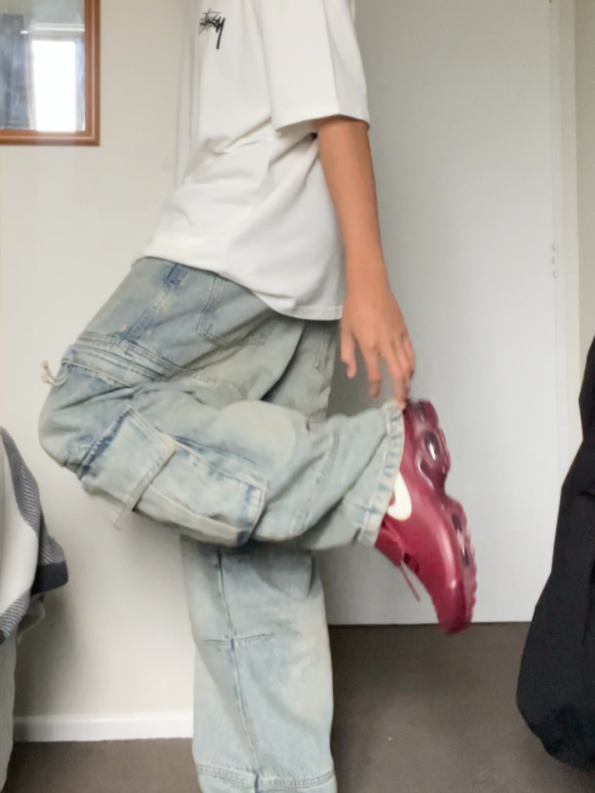 Nike Air Max Plus TNPO Team Red and Sail, Stussy S Talk Pigment Dyed T-Shirt Natural 착용 스타일 - 3