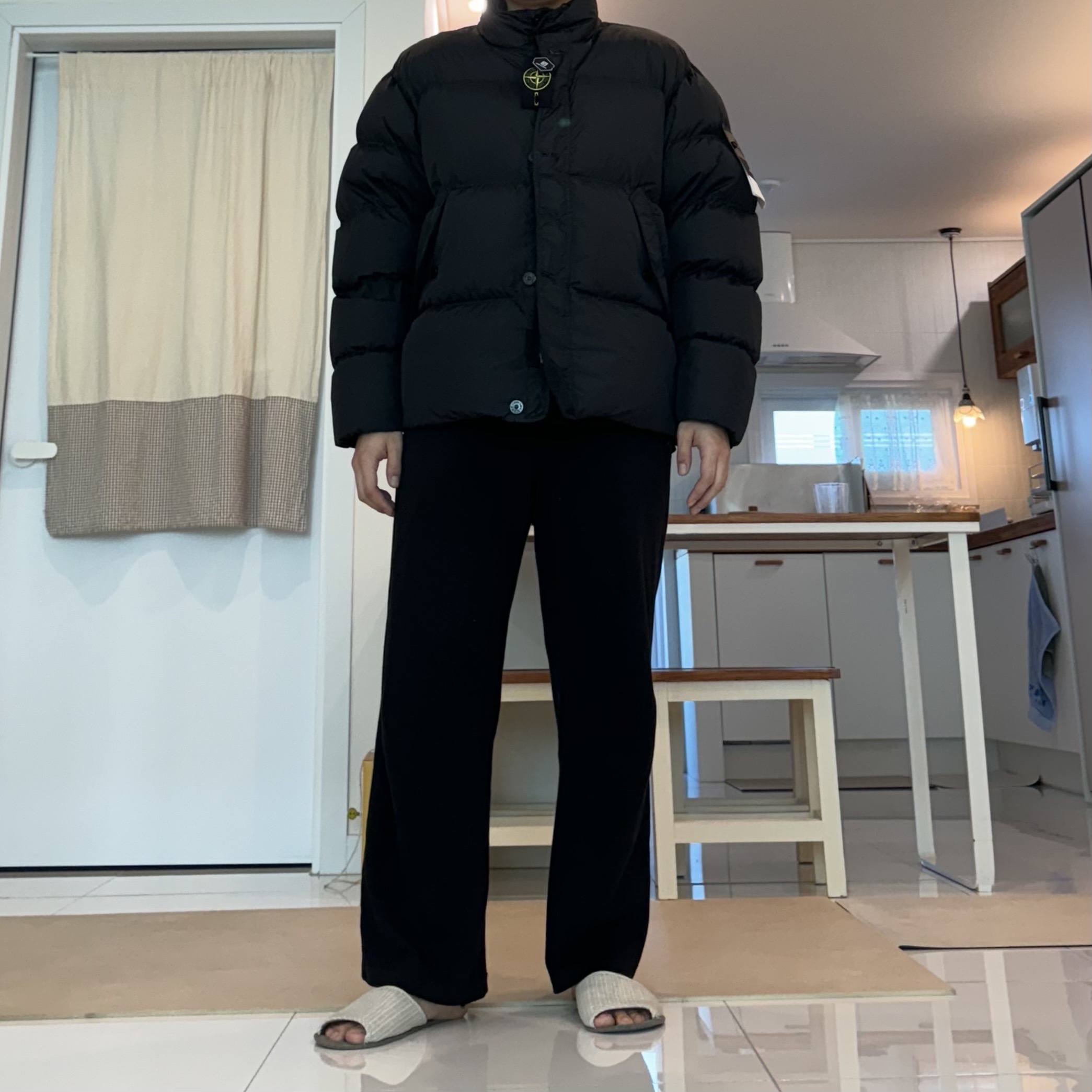 Stone Island 40123 Garment Dyed Crinkle Reps R-NY Down Jacket Black - 24FW 착용 스타일 - 1