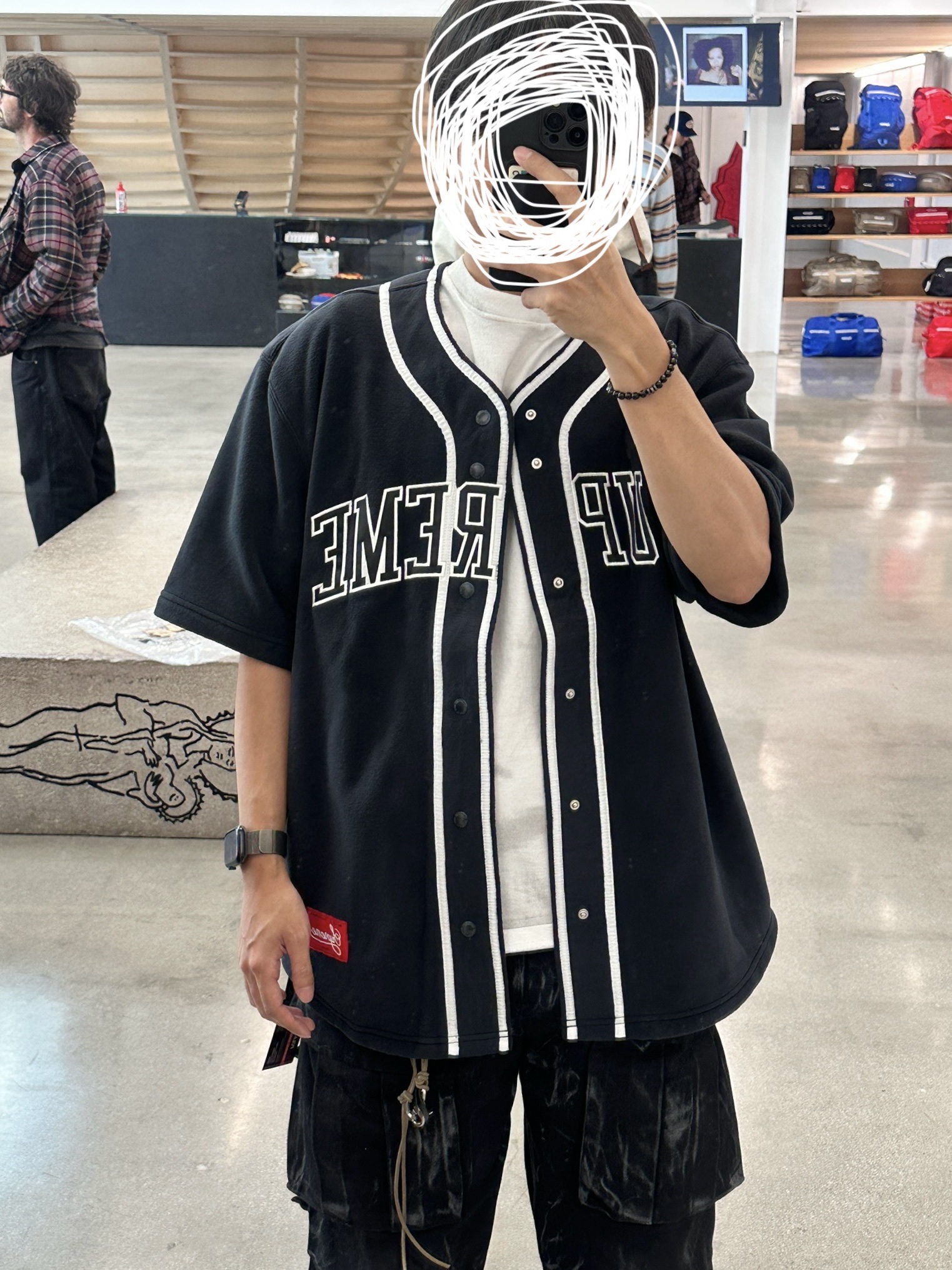 Supreme Polartec Baseball Jersey Black - 24FW, Supreme x MM6 Maison Margiela Box Logo T-Shirt White - 24SS 착용 스타일
