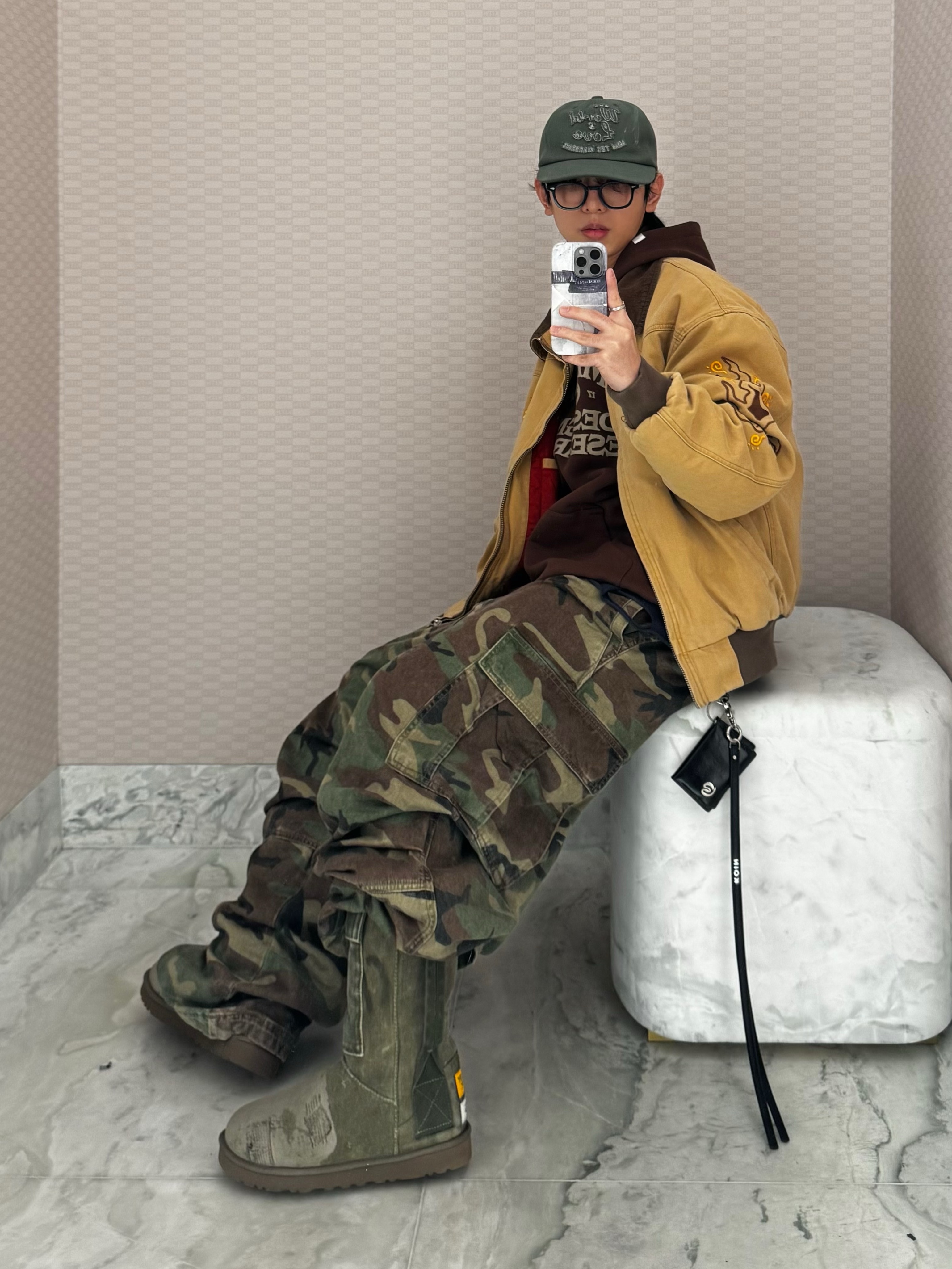 UGG x Gallery Dept. Canvas Boot Green, NOD Stone Washed Cargo Pants Camo 착용 스타일 - 1