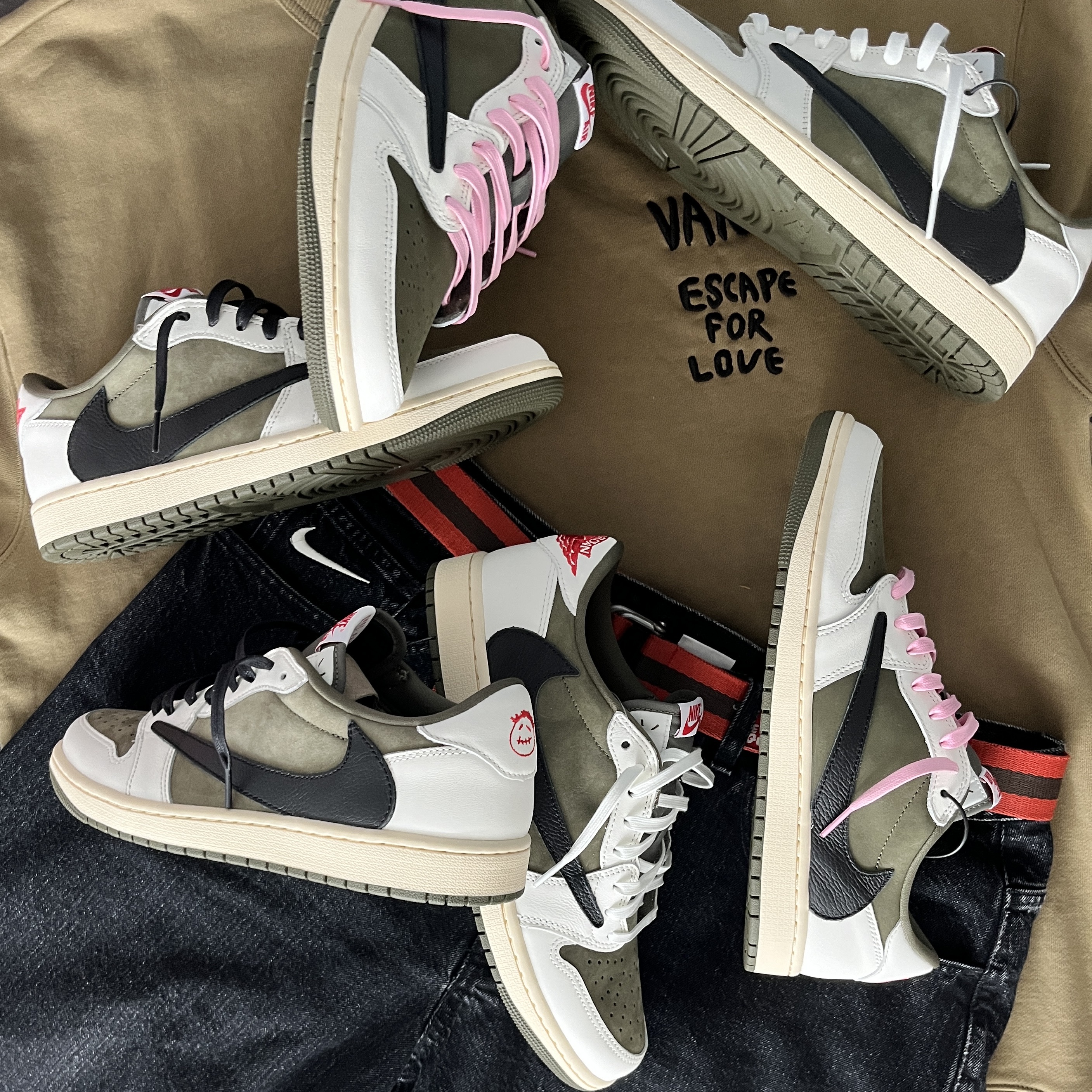 Jordan 1 x Travis Scott Retro Low OG SP Reverse Olive, Supreme x Nike Denim Short Black - 24SS 착용 스타일 - 4