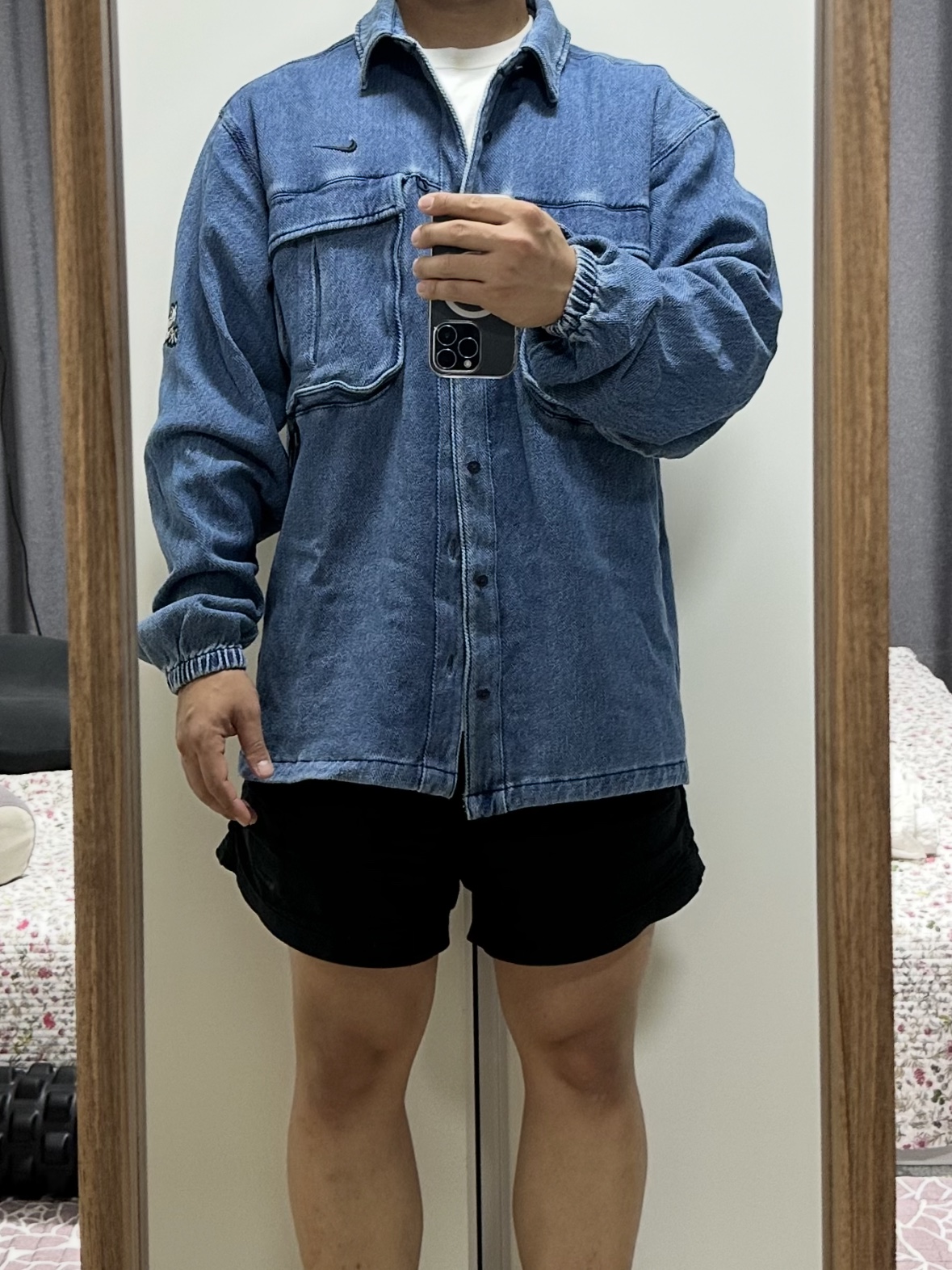 Nike x Drake Nocta Opal Lily Pad Denim Shirt French Blue (FZ3260-486) 착용 스타일 - 5