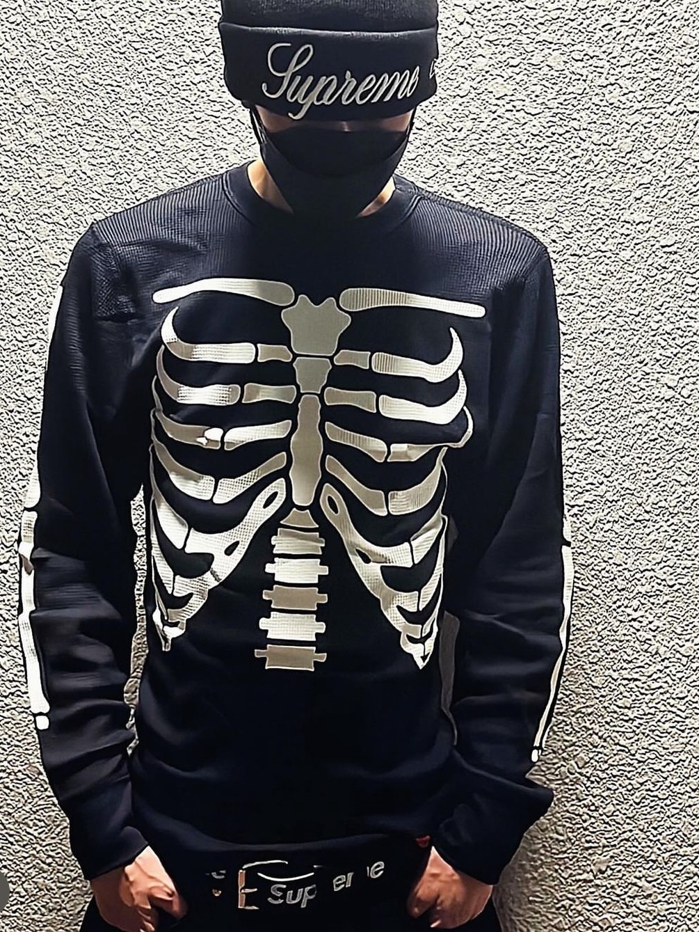 Supreme Hanes Bones Thermal Crew Black (1 Pack) 착용 스타일