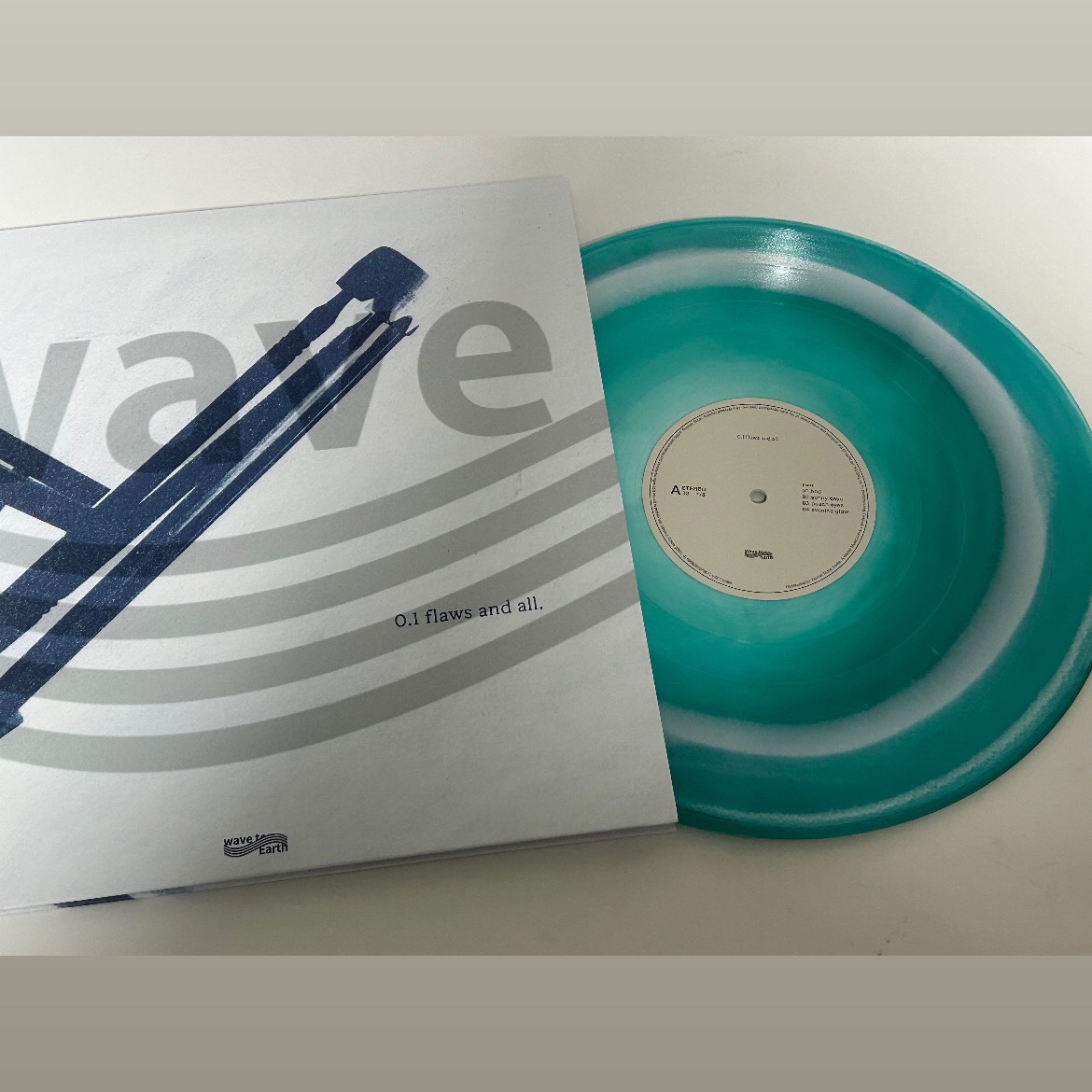 Wave to Earth 1st Album 0.1 Flaws and All. LP Marble (2LP) 착용 스타일