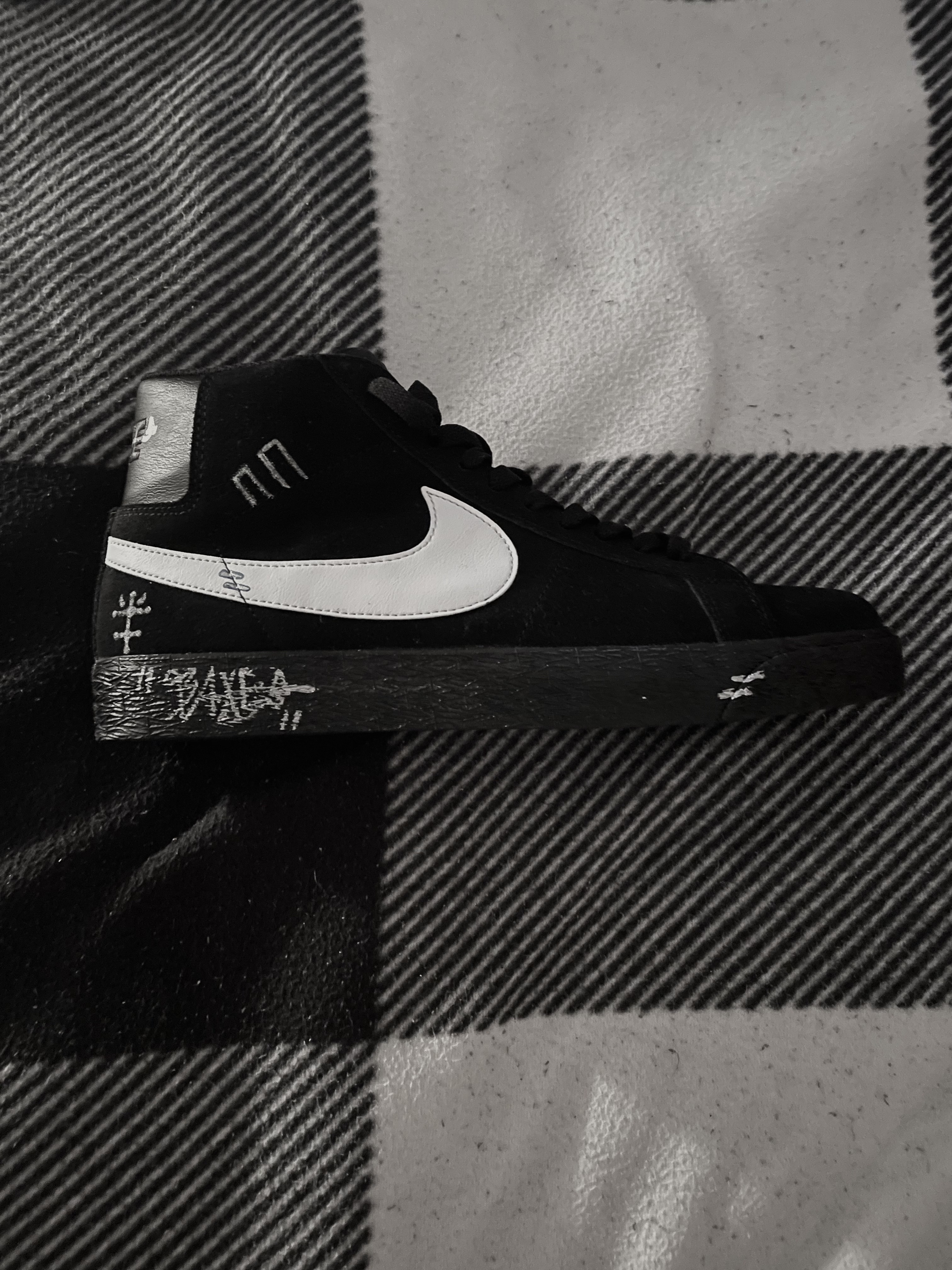 Nike SB Zoom Blazer Mid Black White 착용 스타일 - 3