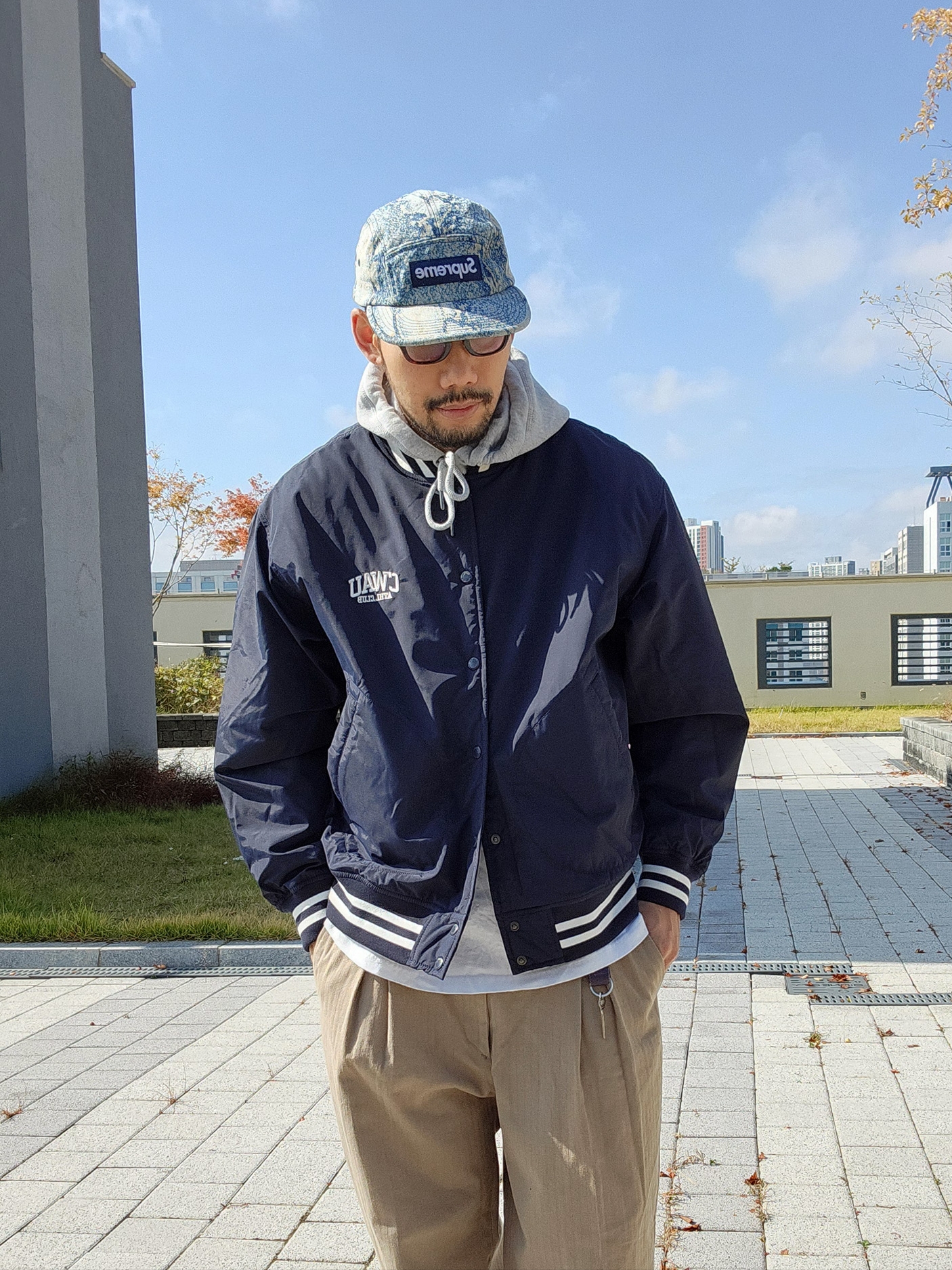 Jordan 1 Retro High OG University Blue, Supreme Denim Camp Cap Snake - 24FW 착용 스타일 - 2