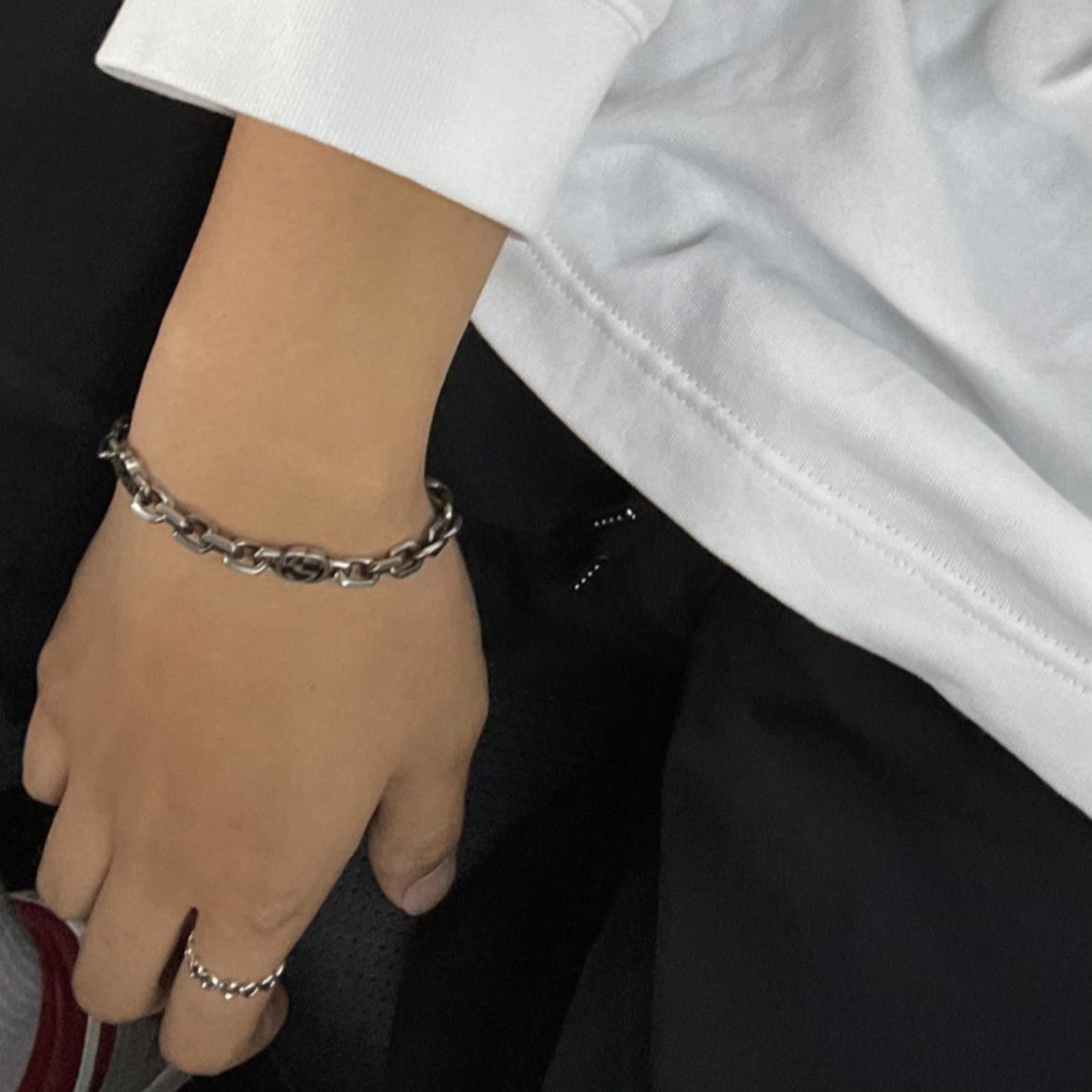 (W) Pandora Simple Infinity Band Ring Sterling Silver, Gucci Interlocking G Bracelet Silver 착용 스타일