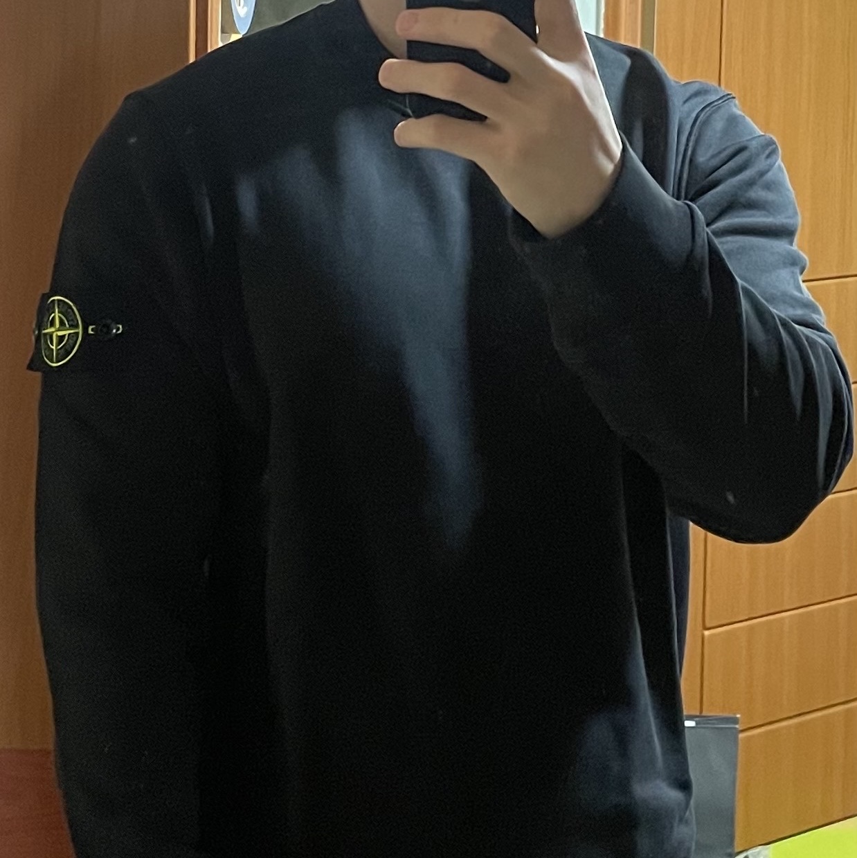 Stone Island 63051 Cotton Fleece Garment Dyed Sweatshirt Black - 24SS 착용 스타일