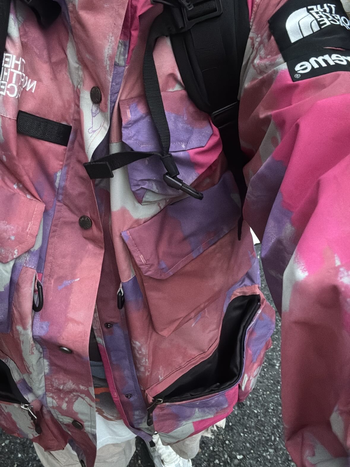 Supreme x The North Face Cargo Jacket Multi-Color - 20SS, Nike x Drake Nocta Opal Reels Tee White (FV7865-100) 착용 스타일