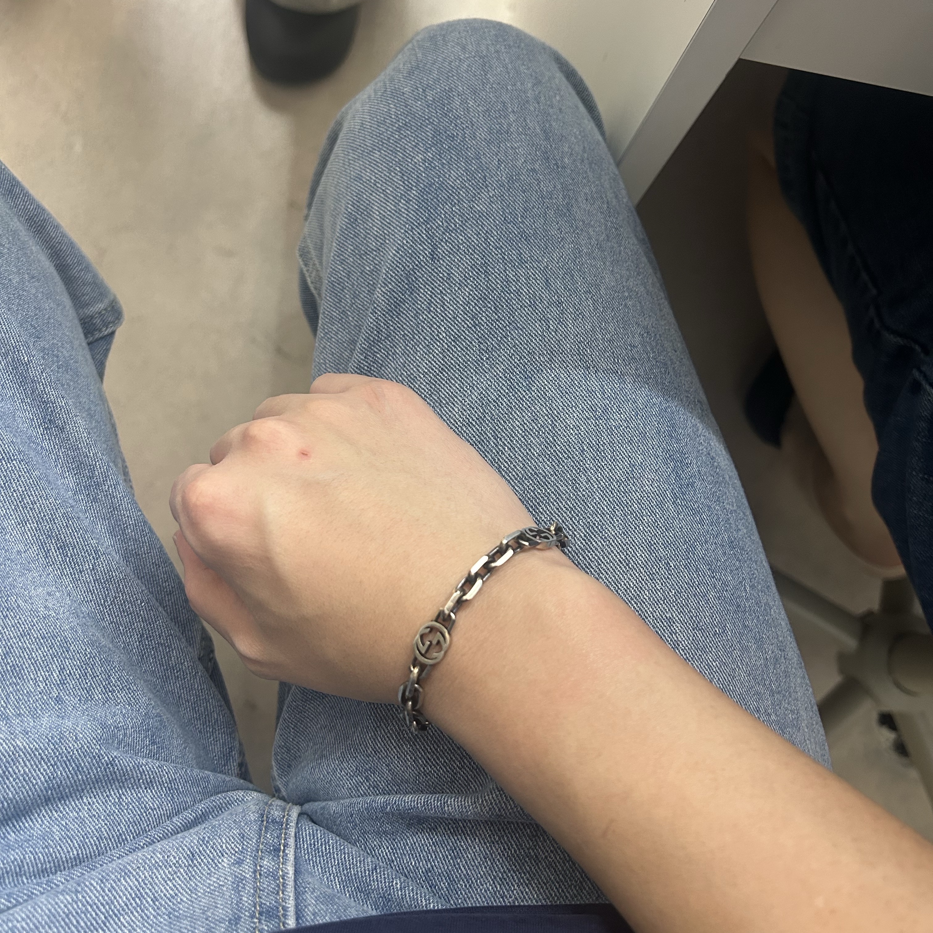 Gucci Interlocking G Bracelet Silver 착용 스타일