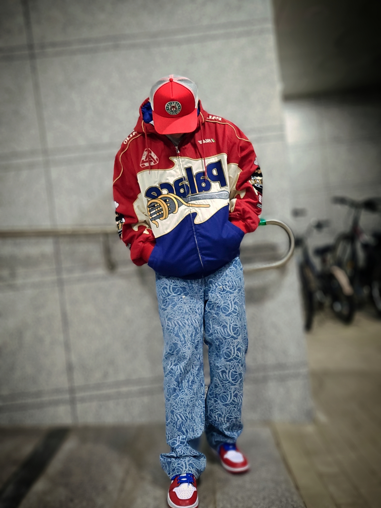 Palace Pasta Jacket Tomato Red - 24FW, Supreme Script Jacquard Double Knee Denim Painter Pants Washed Blue - 22FW 착용 스타일 - 2