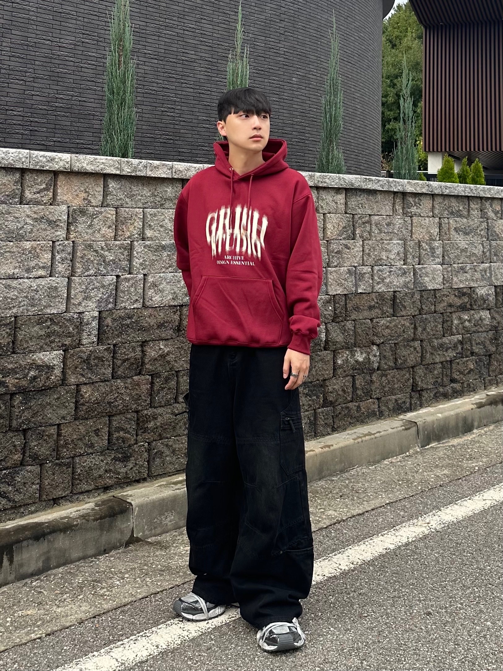 Balenciaga 3XL Sneakers Grey White Red 착용 스타일 - 1