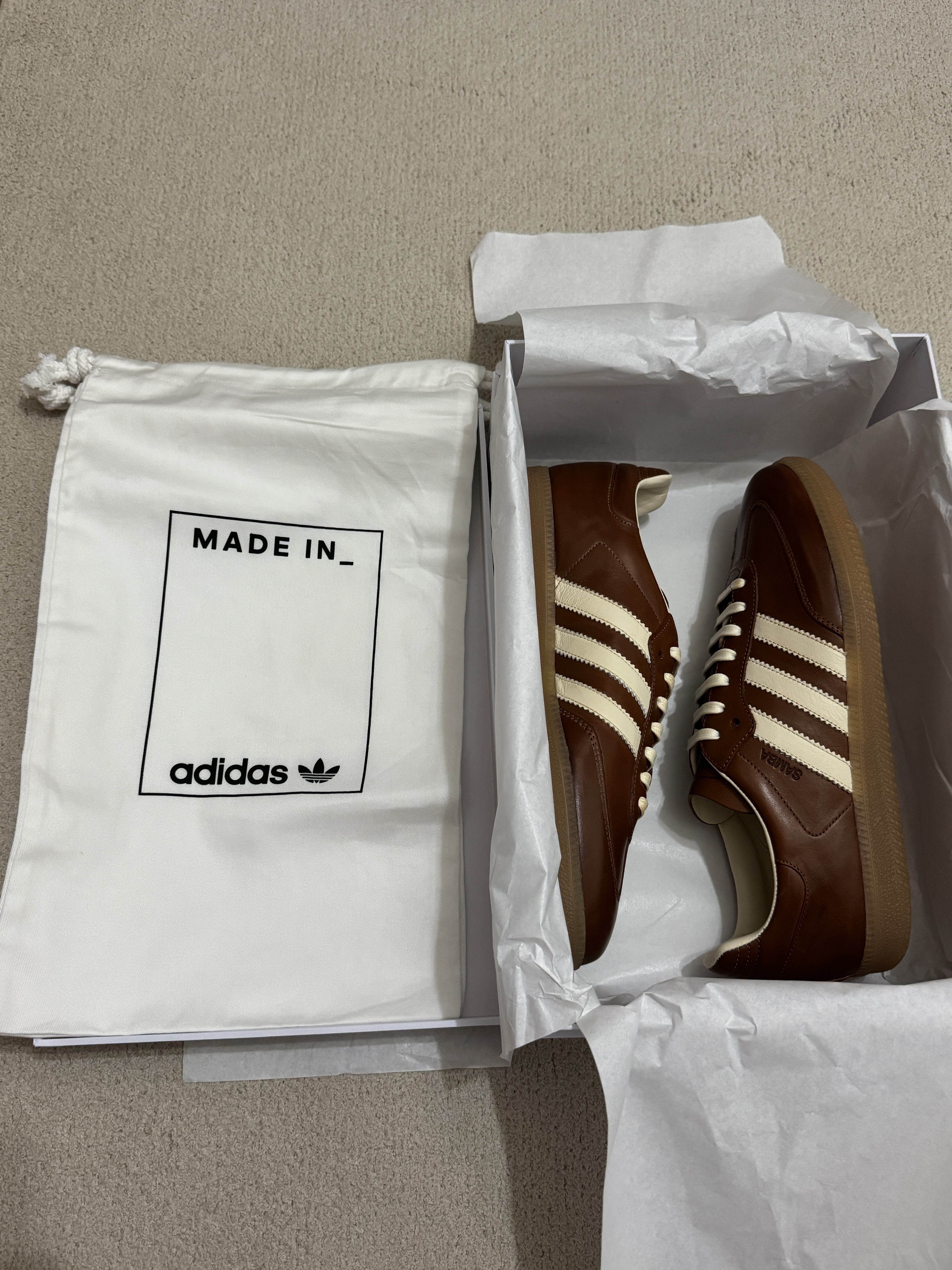 Adidas Samba OG Made in Italy Brown Wonder White 착용 스타일 - 4