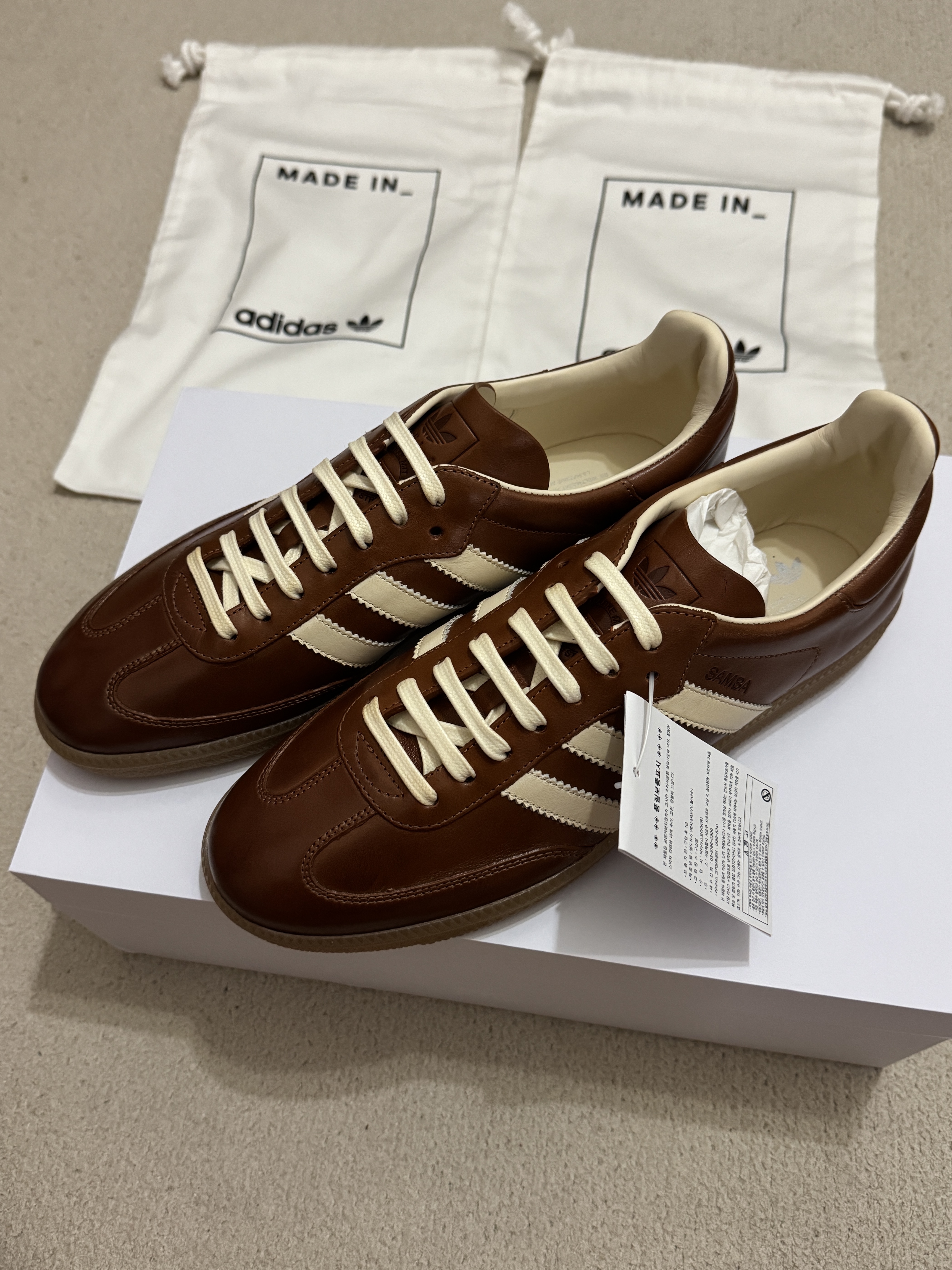 Adidas Samba OG Made in Italy Brown Wonder White 착용 스타일 - 1