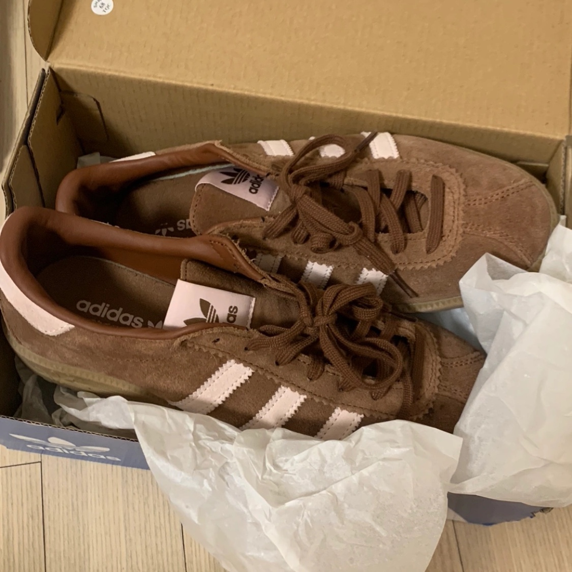(W) Adidas Bermuda Preloved Brown 착용 스타일