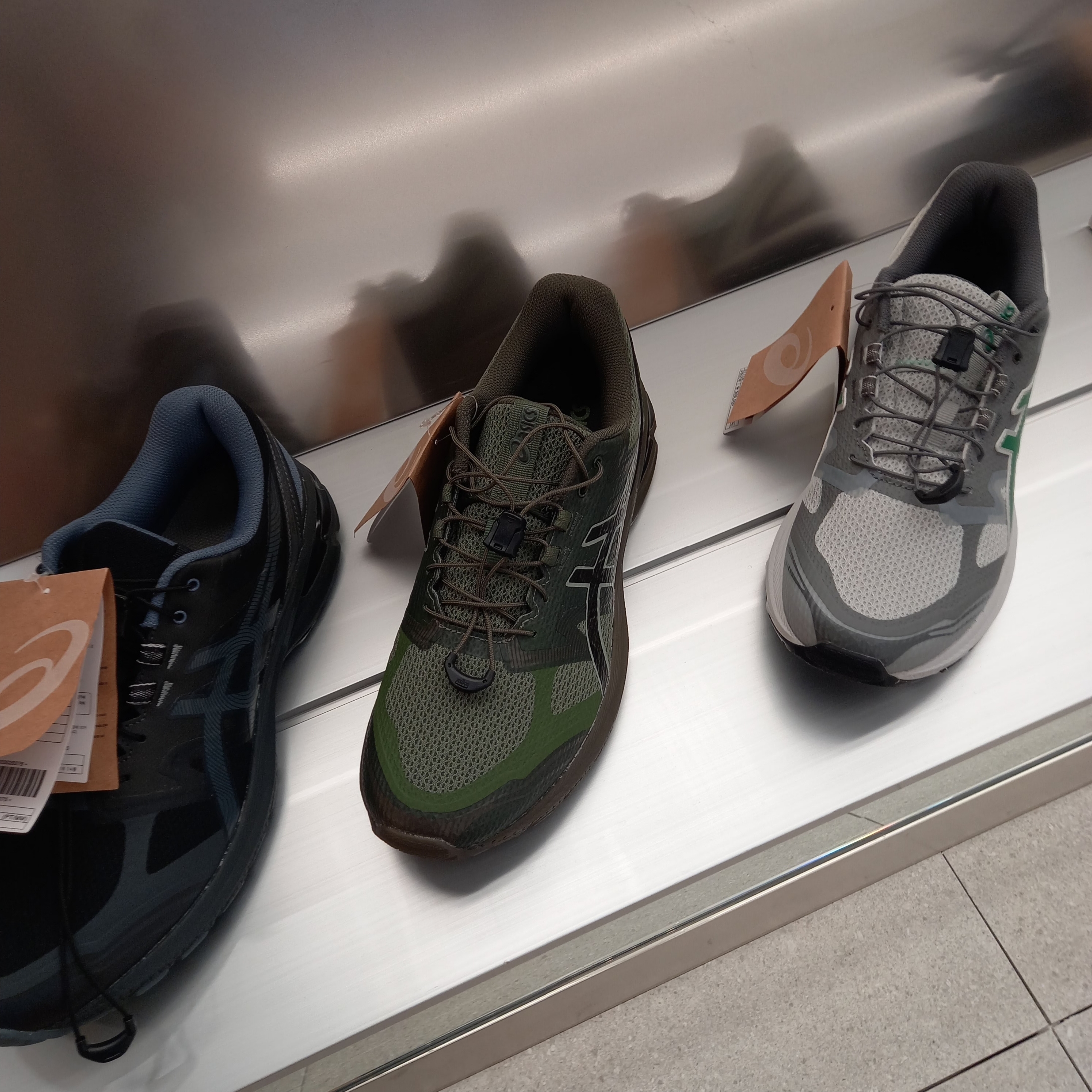 Celine Baseball Cap in Union Wash Trail Wash, Hoka Bondi 8 TS Caged Deep Umber 착용 스타일 - 8