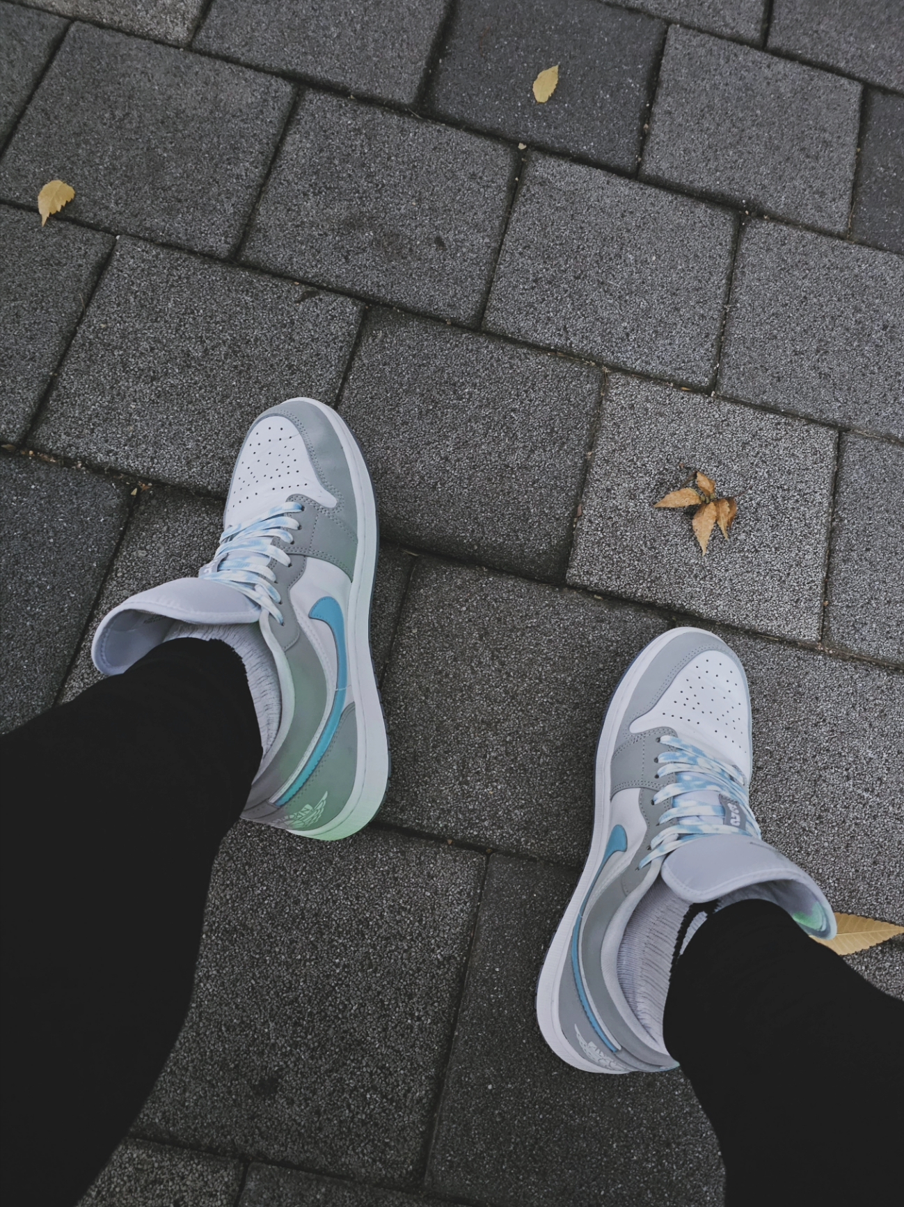 (W) Jordan 1 Low White Wolf Grey 착용 스타일