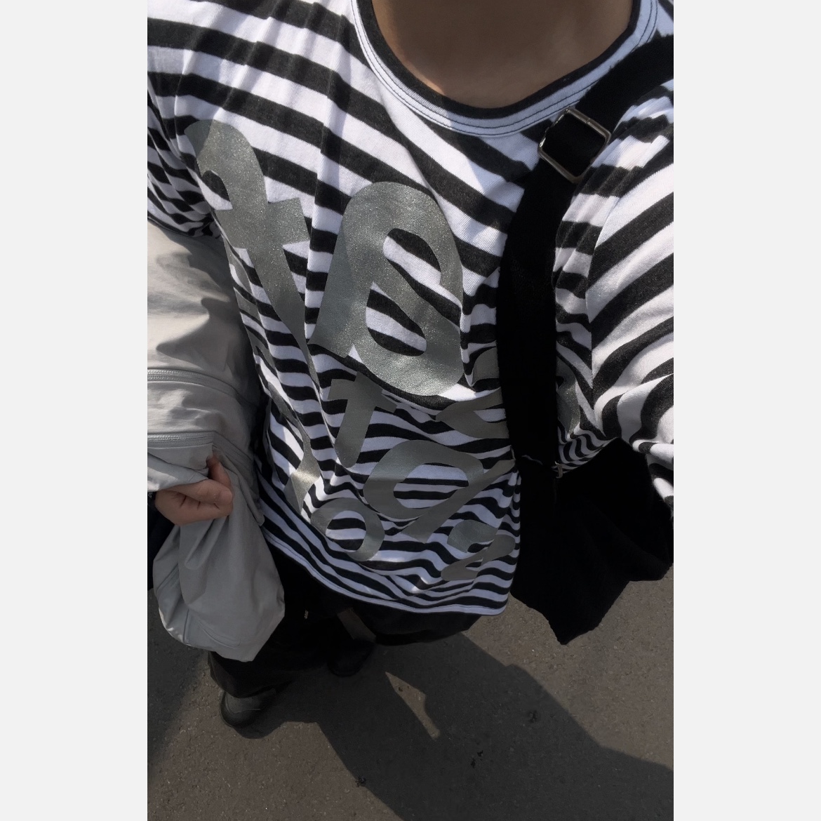 [KREAM 단독] Safarispot Ticketing Stripe Border Tee Gray White 착용 스타일