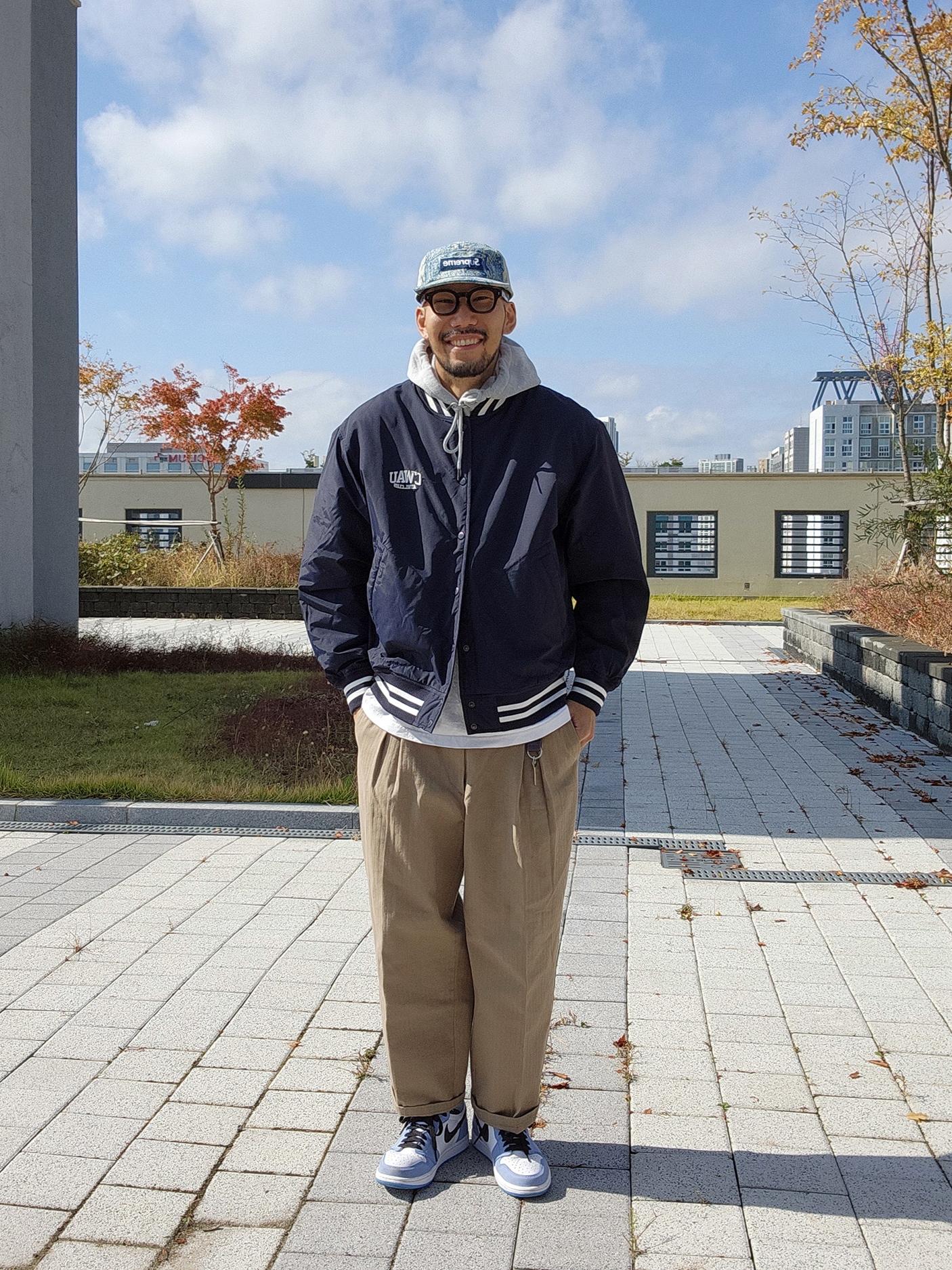 Jordan 1 Retro High OG University Blue, Supreme Denim Camp Cap Snake - 24FW 착용 스타일 - 1