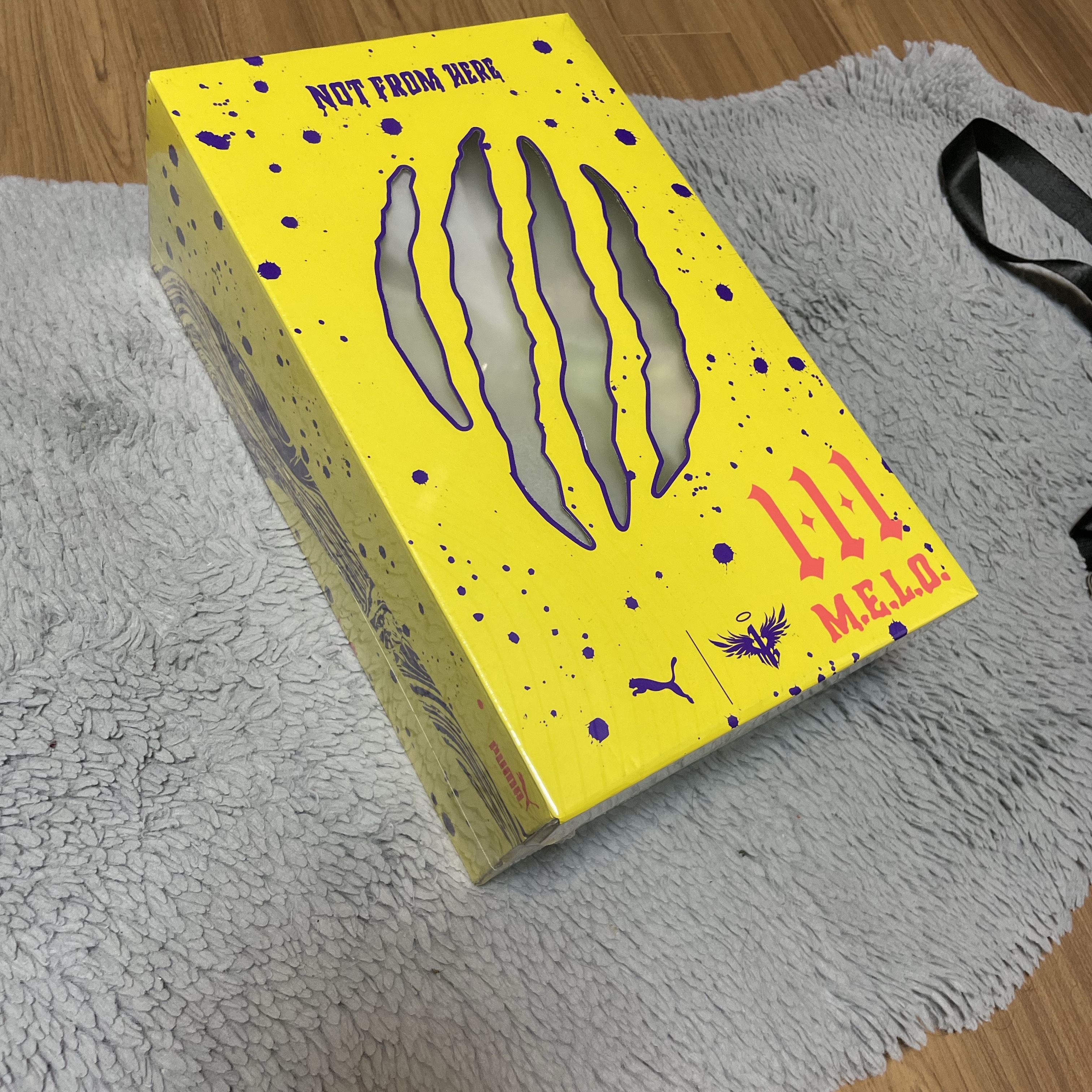 Puma MB.03 Lamelo Ball Safety Yellow Purple Glimmer 착용 스타일 - 2
