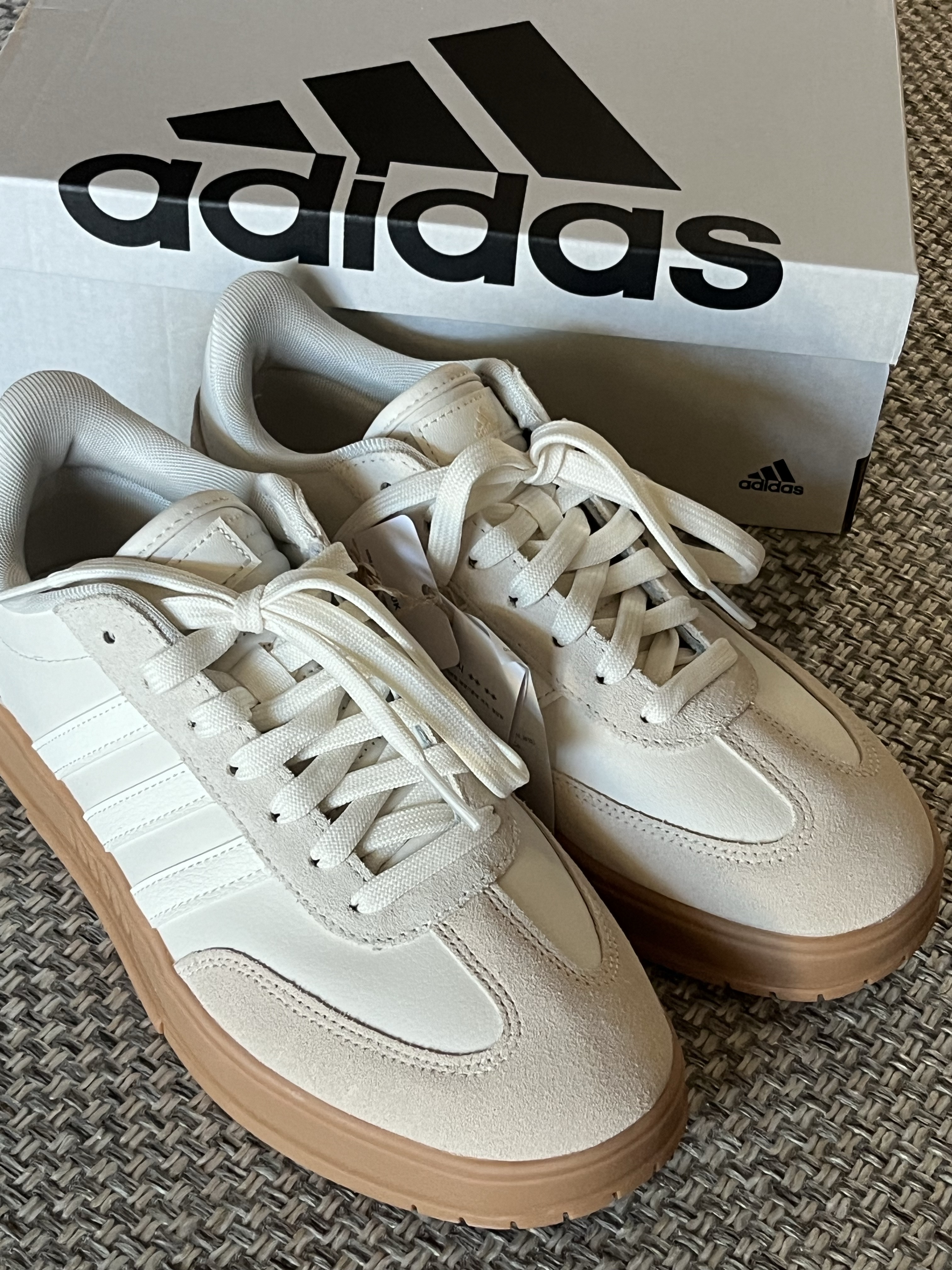 Adidas Tobacco Gruen Cream White Bliss 착용 스타일 - 1