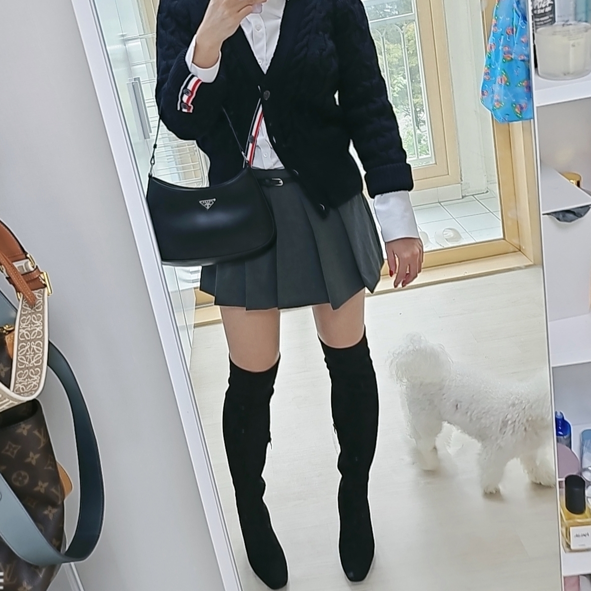 (W) Thom Browne Merino Crisscross Cable Roll 3/4 Sleeve V-Neck Cardigan Navy 착용 스타일