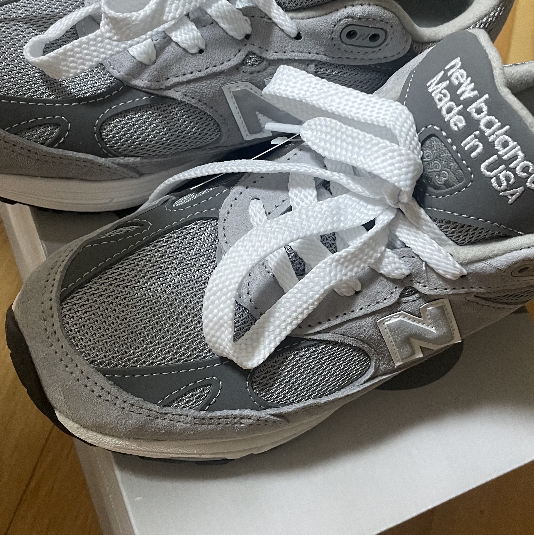 (W) New Balance 993 Made in USA Grey - B Standard 착용 스타일 - 3