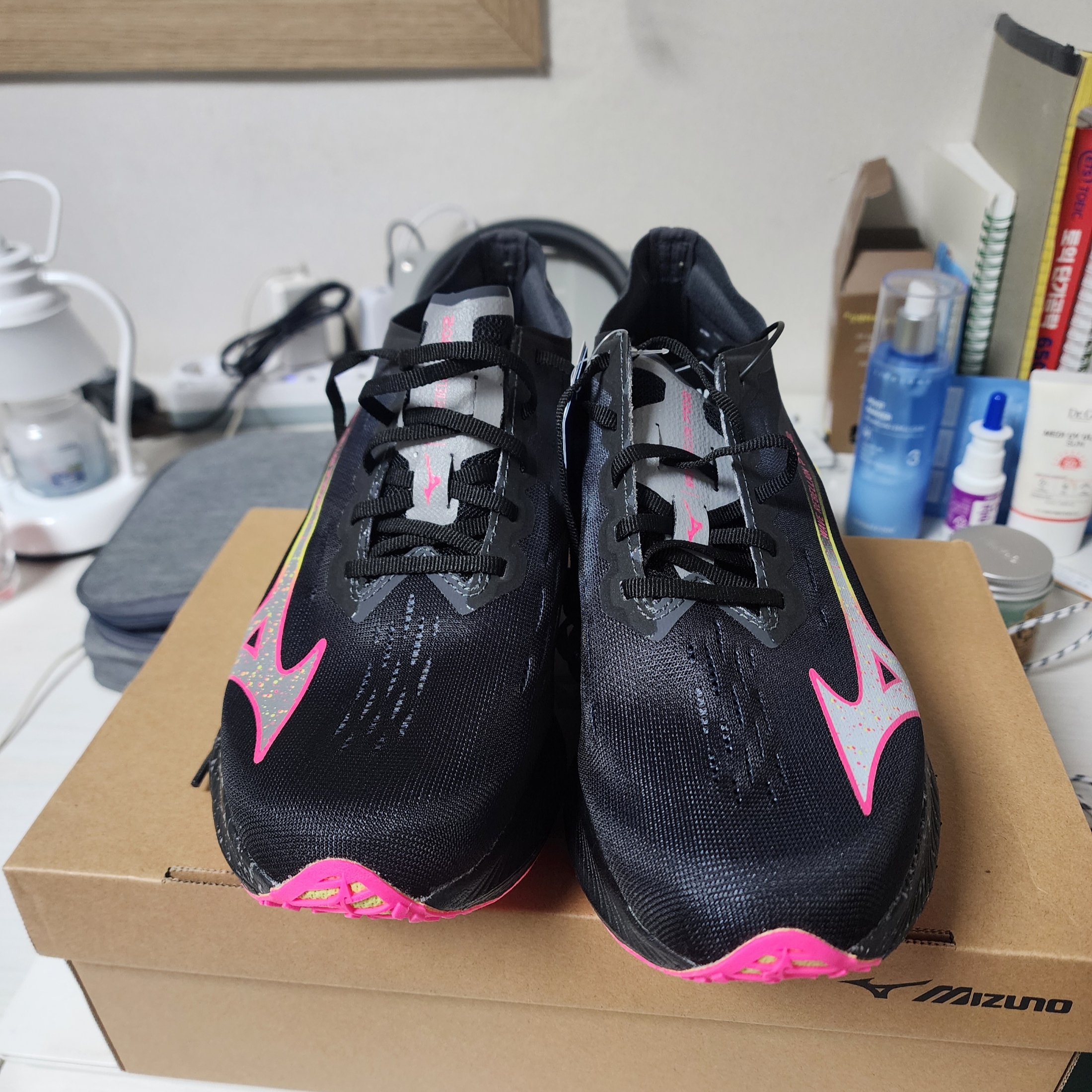 Mizuno Wave Rebellion Pro 2 Black Silver 착용 스타일
