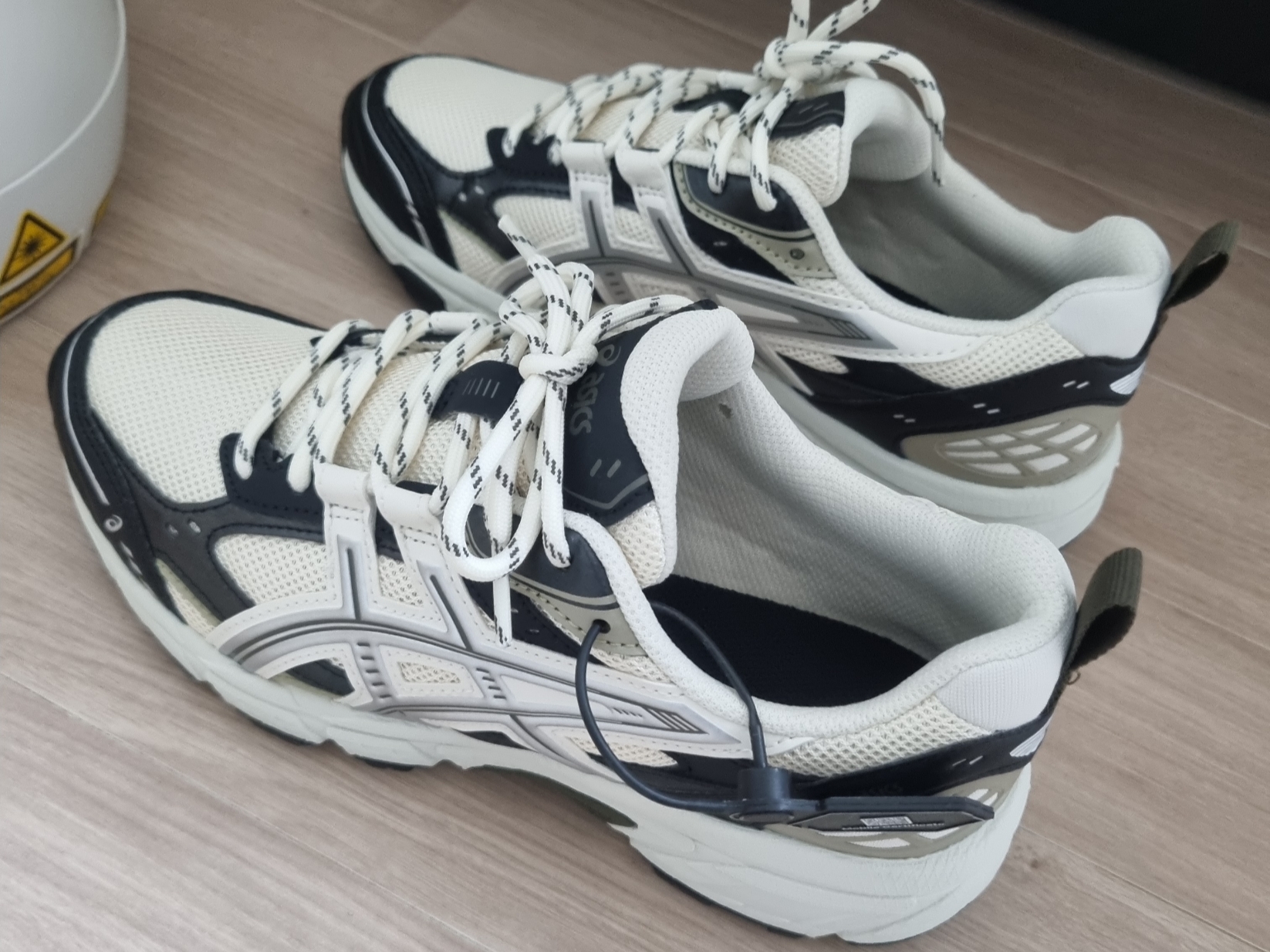 Asics Gel-Nunobiki Cream Dark Olive 착용 스타일