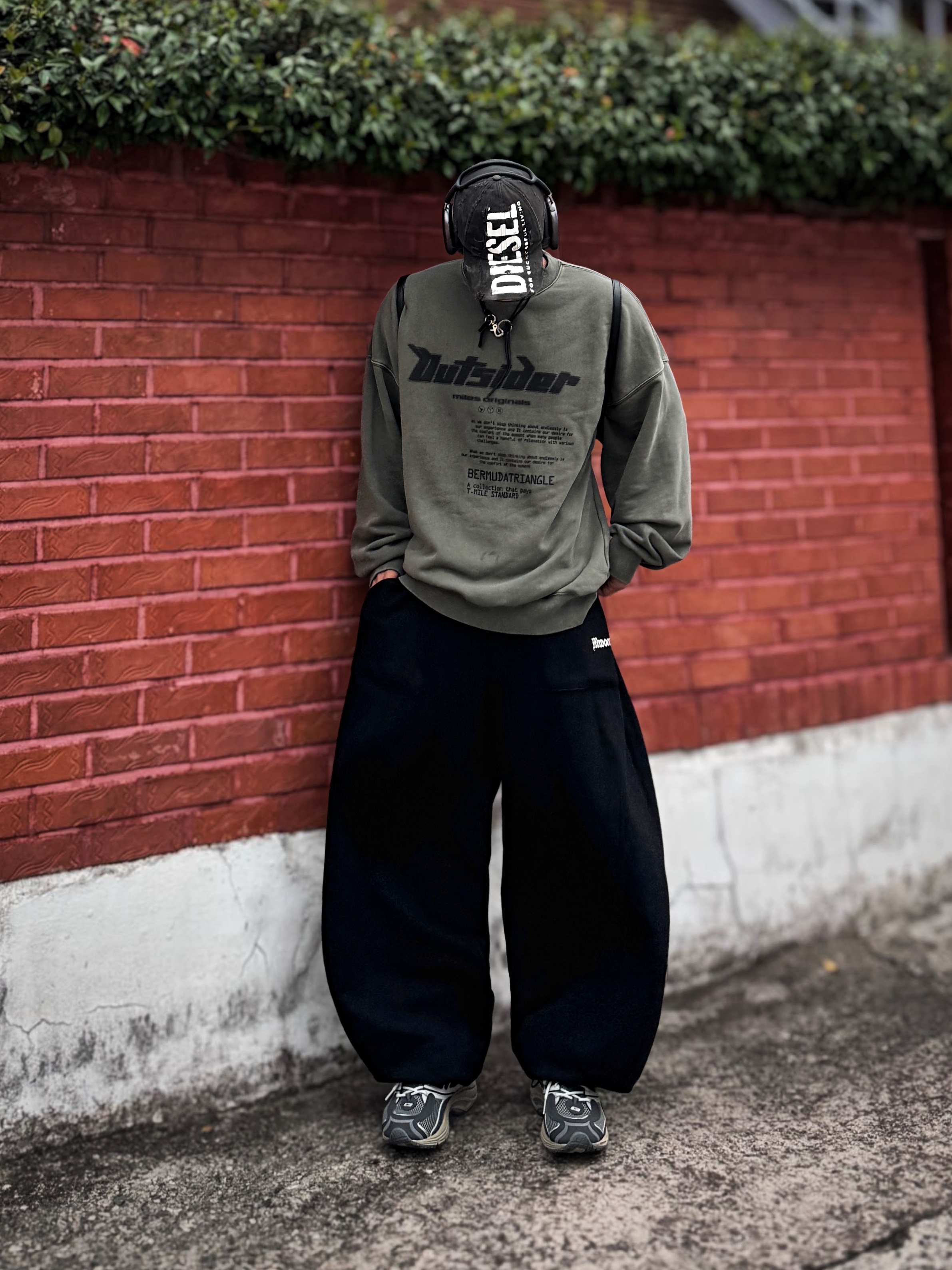 Diesel C-Ewan Baseball Cap with Diesel Lettering Black, Apple AirPods Max Lightning Space Gray (Korean Ver.) 착용 스타일 - 1