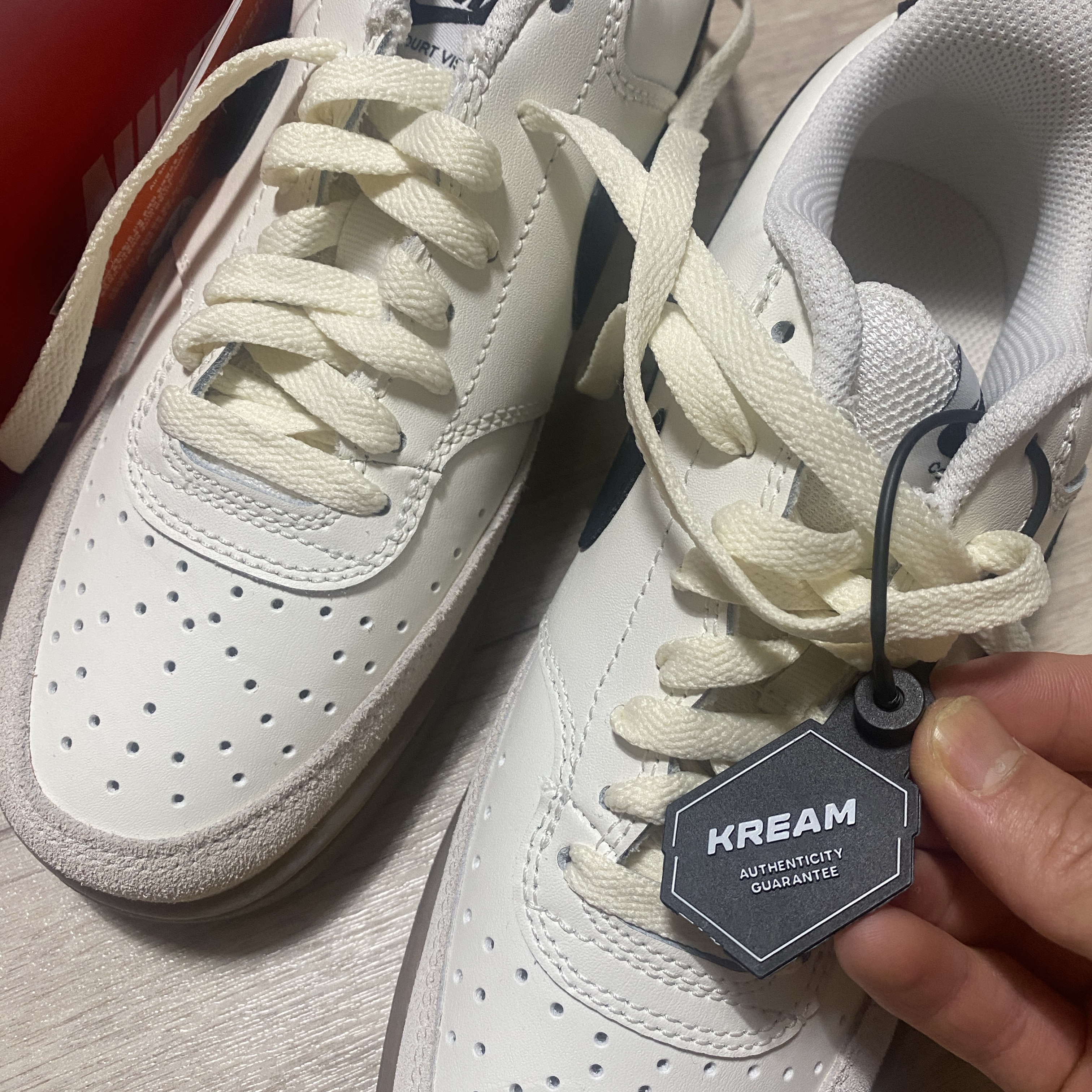 Nike Court Vision Low Sail Light Orewood Brown 착용 스타일