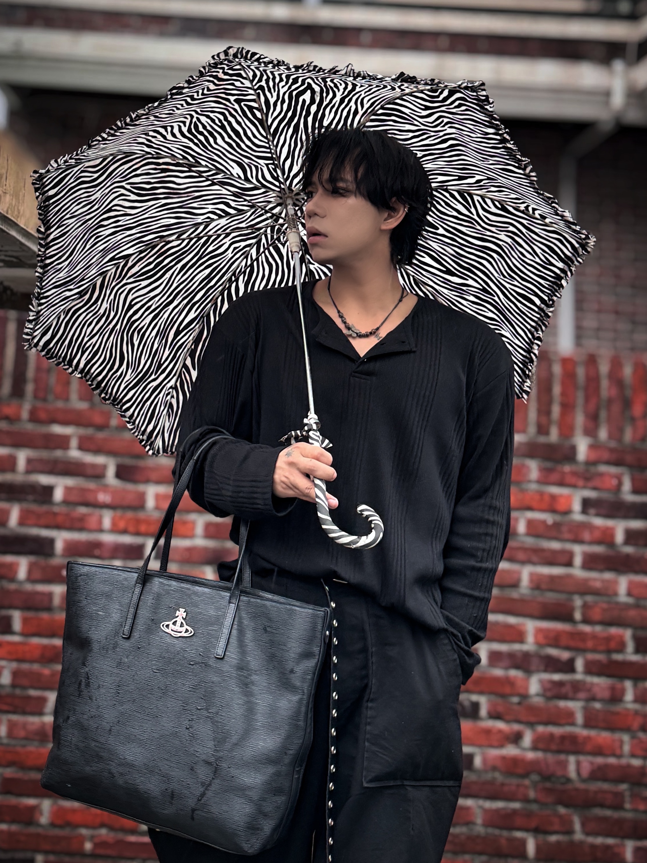 New Rock x Vetements Edition Gamer Ankle Boots Black 착용 스타일 - 2
