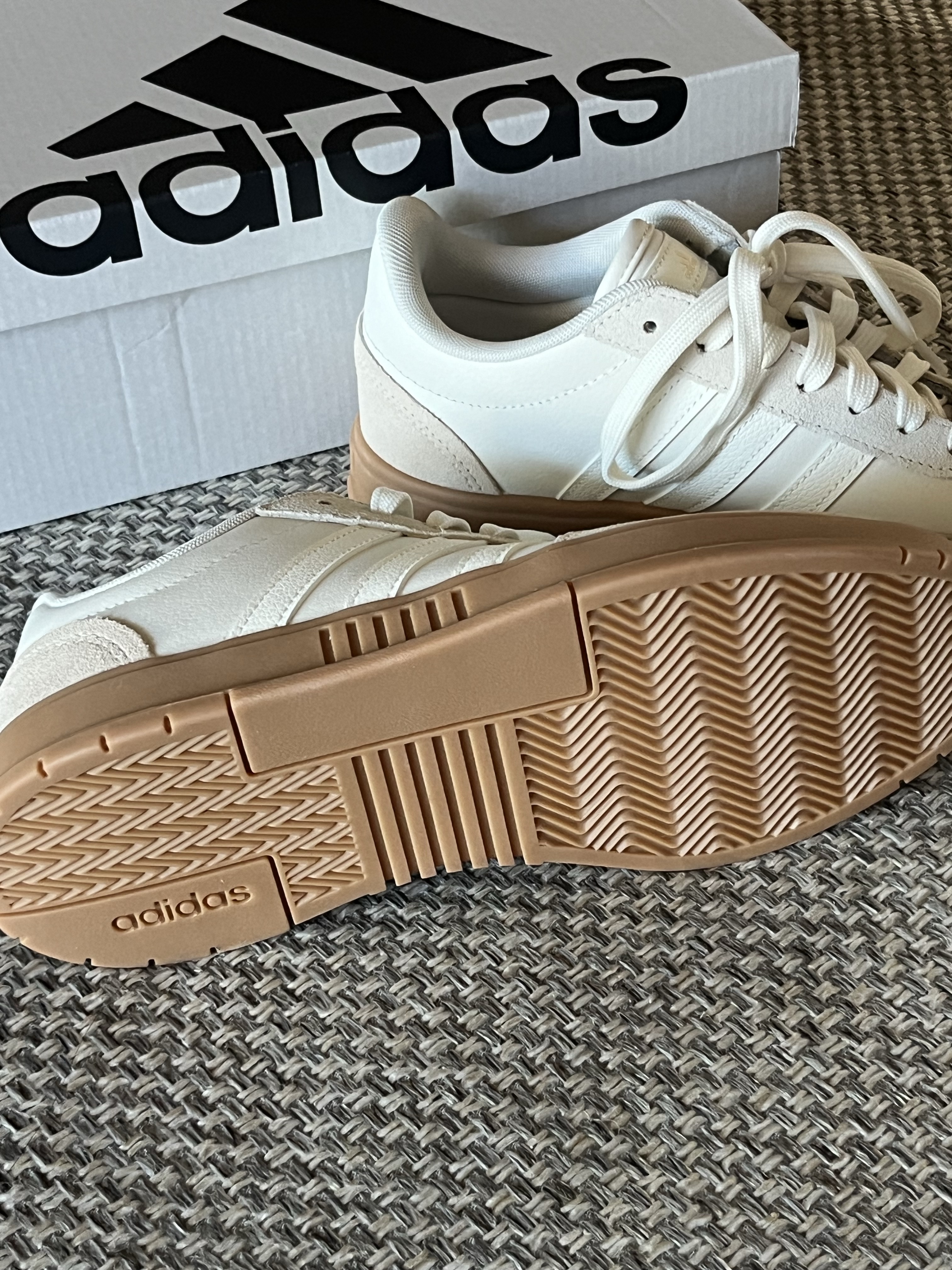 Adidas Tobacco Gruen Cream White Bliss 착용 스타일 - 2