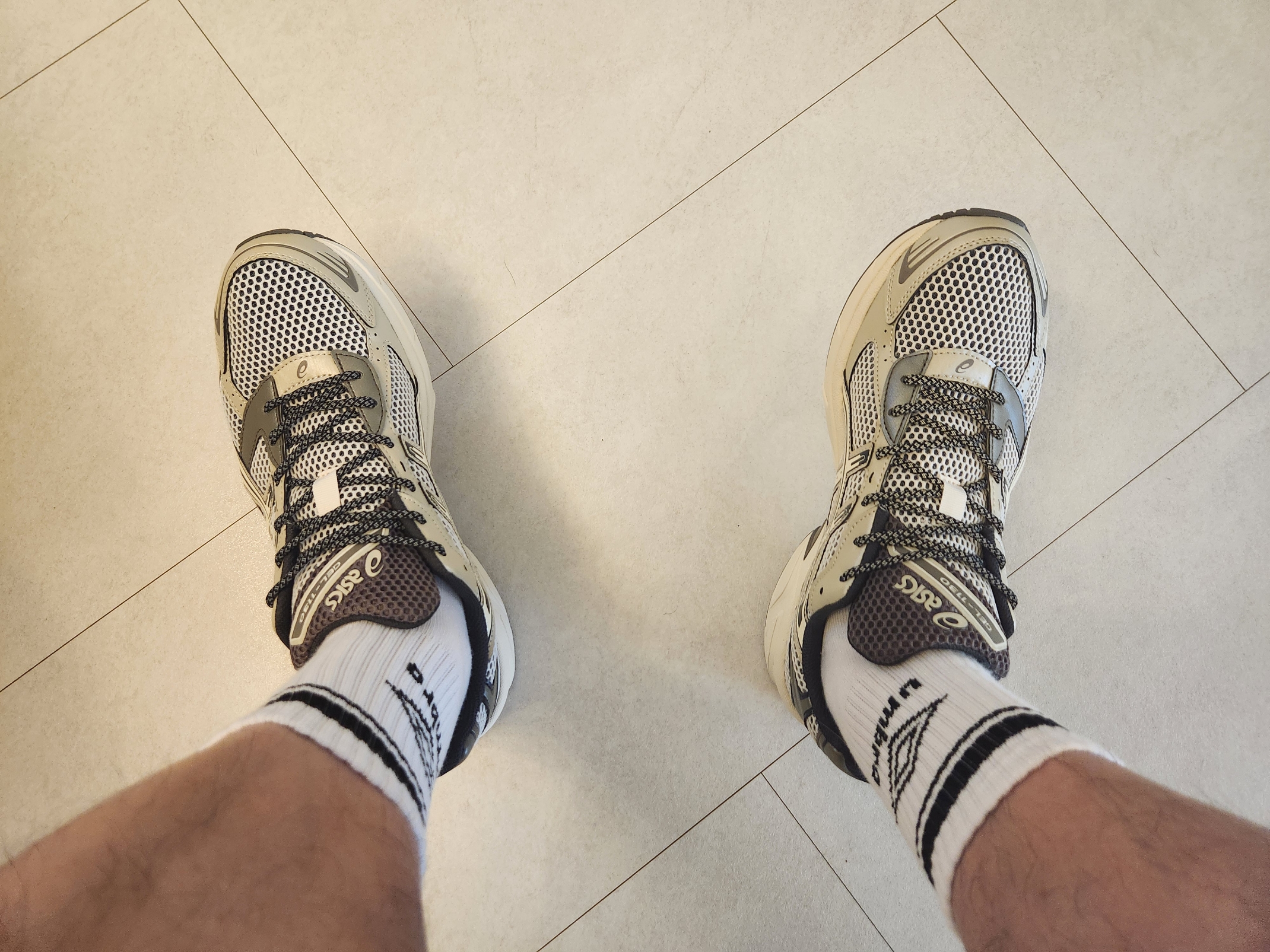 Asics Gel-1130 Birch Dark Taupe - Korea Exclusive 착용 스타일 - 3