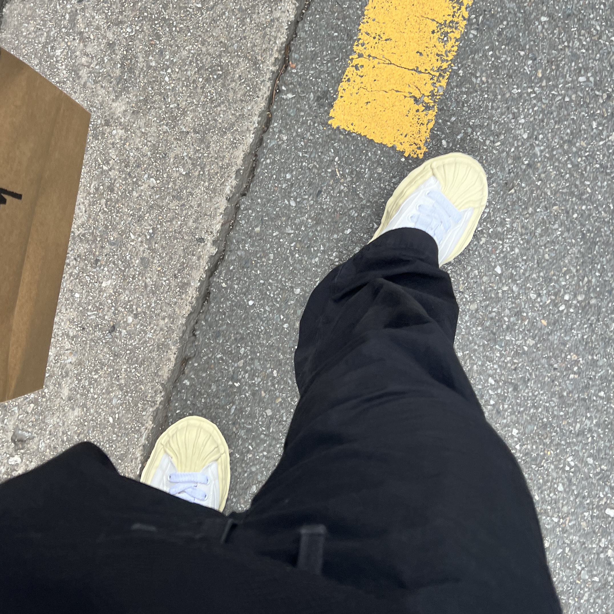 Maison Mihara Yasuhiro Blakey VL OG Sole Canvas Low-top Sneakers White, Calvin Klein Cotton Stretch 3-pack Low Rise Trunk Black White Grey Heather 착용 스타일