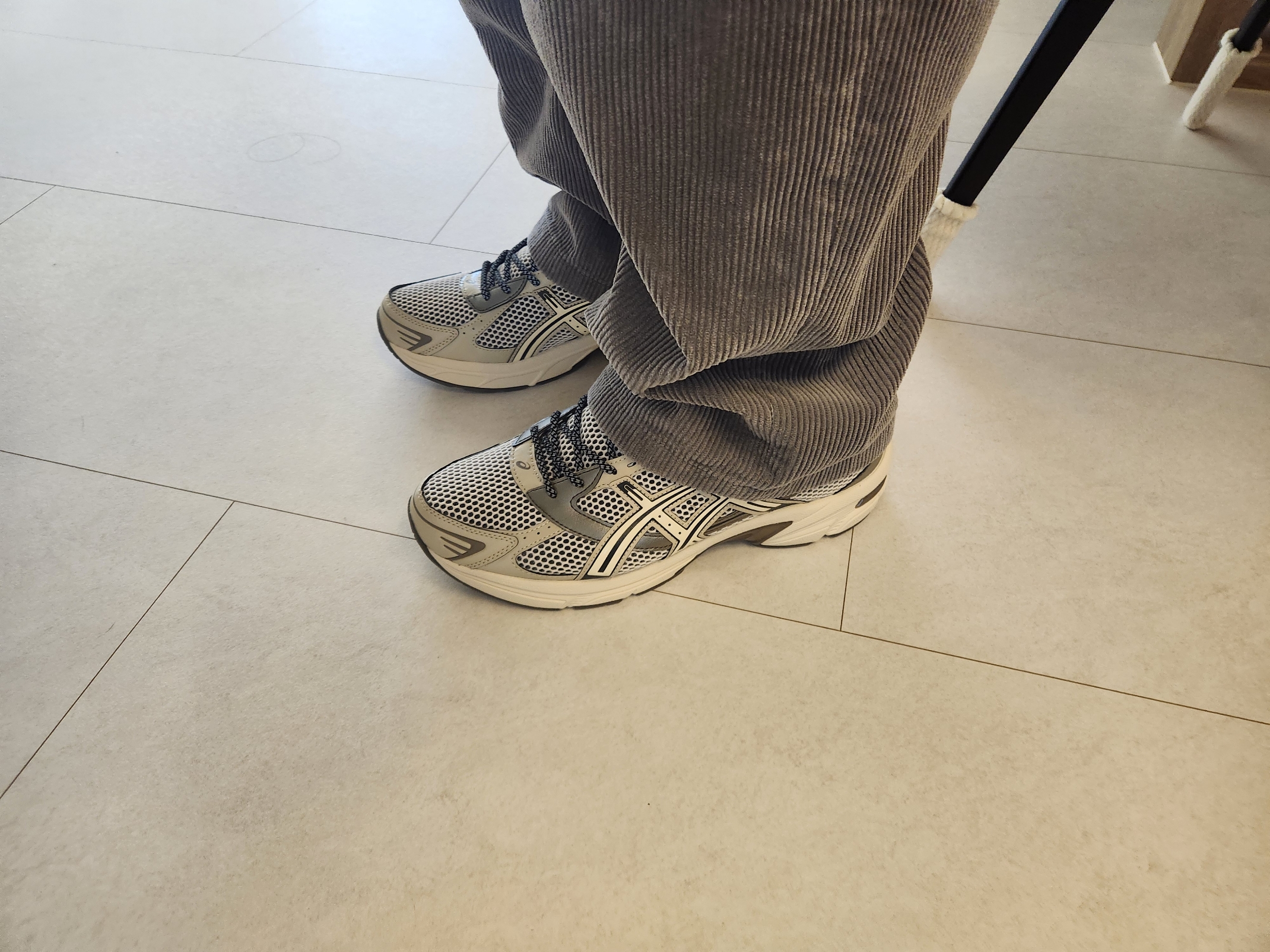 Asics Gel-1130 Birch Dark Taupe - Korea Exclusive 착용 스타일 - 1
