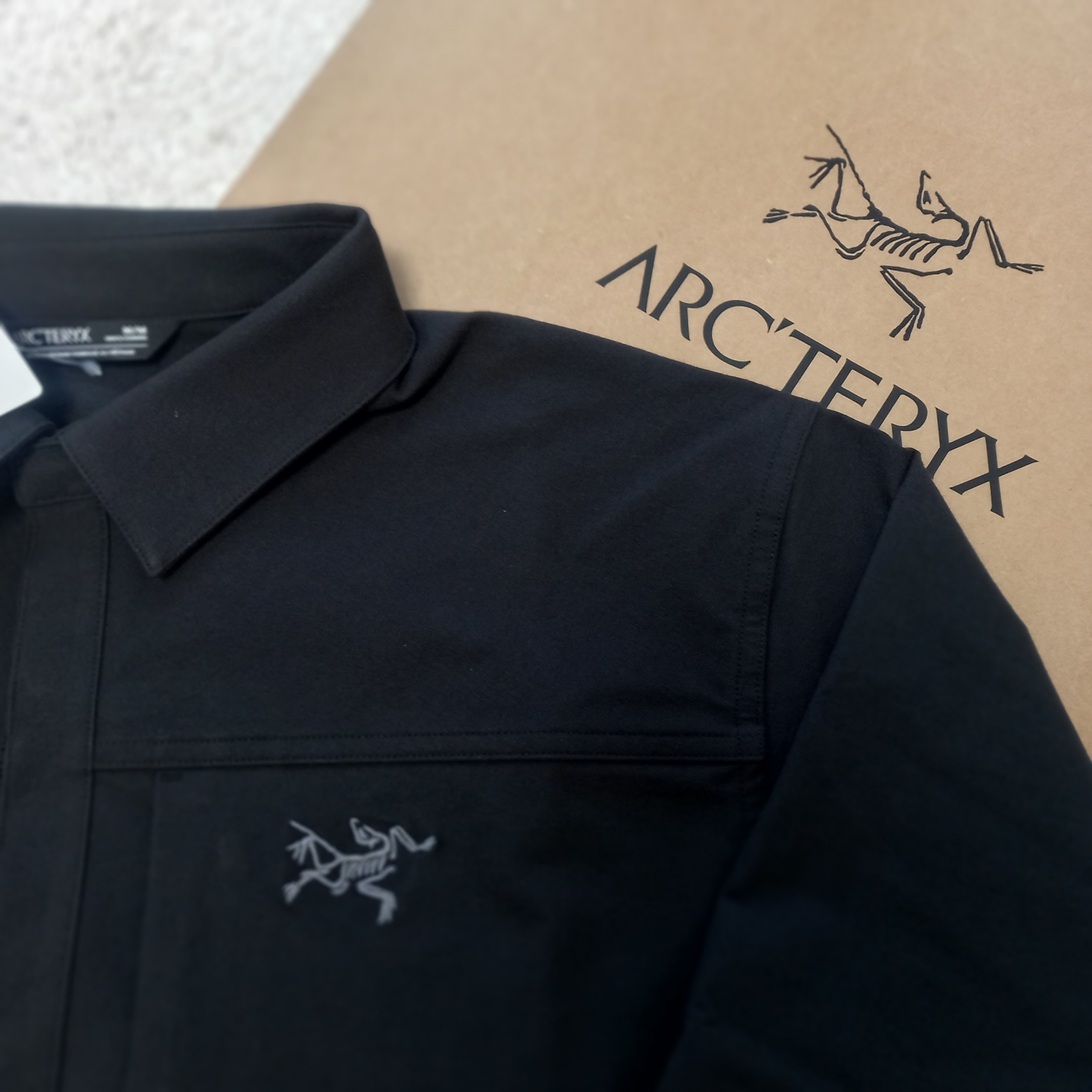 Arc'teryx Cronin Cotton Overshirt Black, (W) Arc'teryx Atom Heavyweight Hoody Black 착용 스타일 - 4