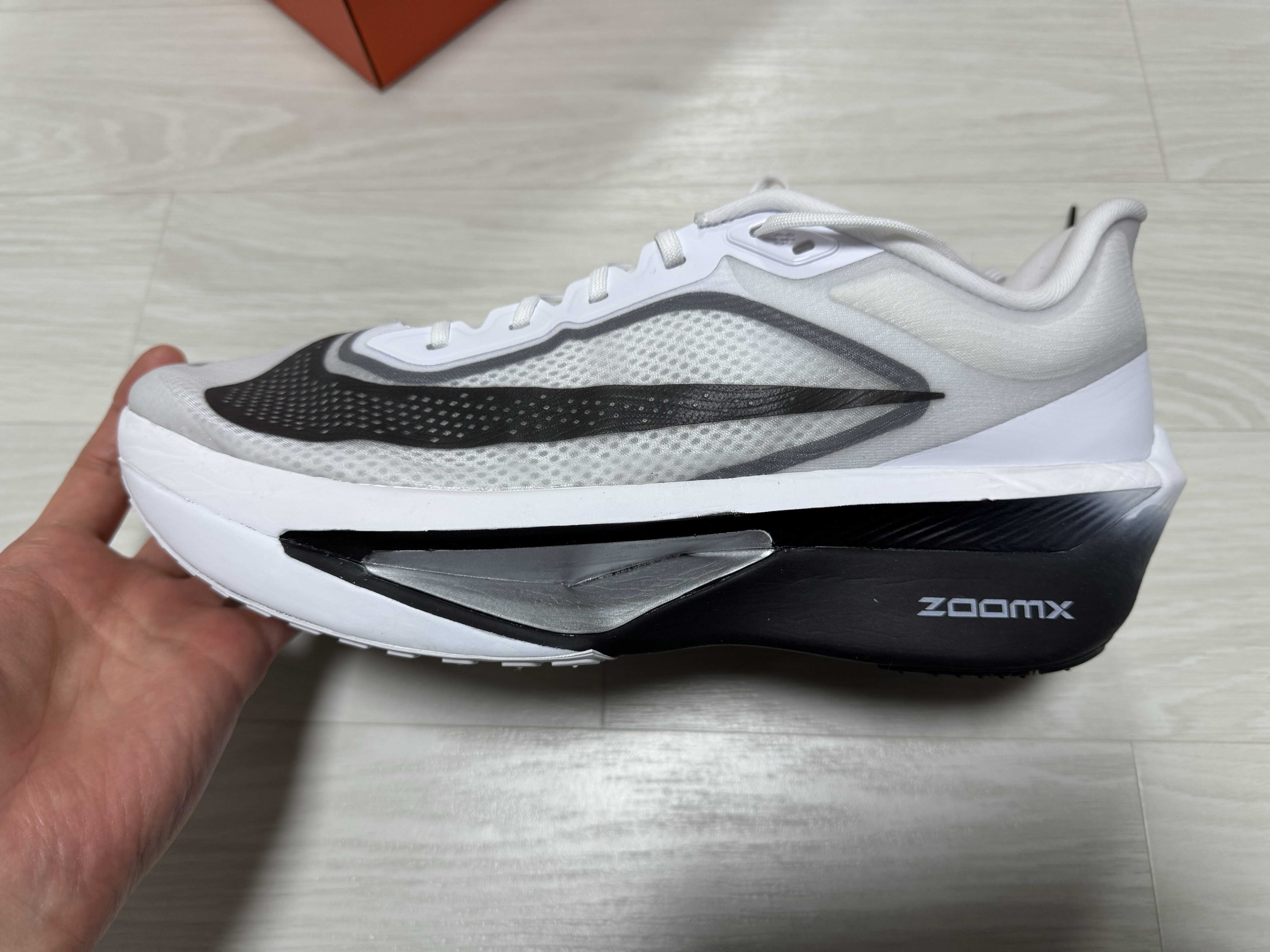 Nike Zoom Fly 6 White Smoke Grey 착용 스타일