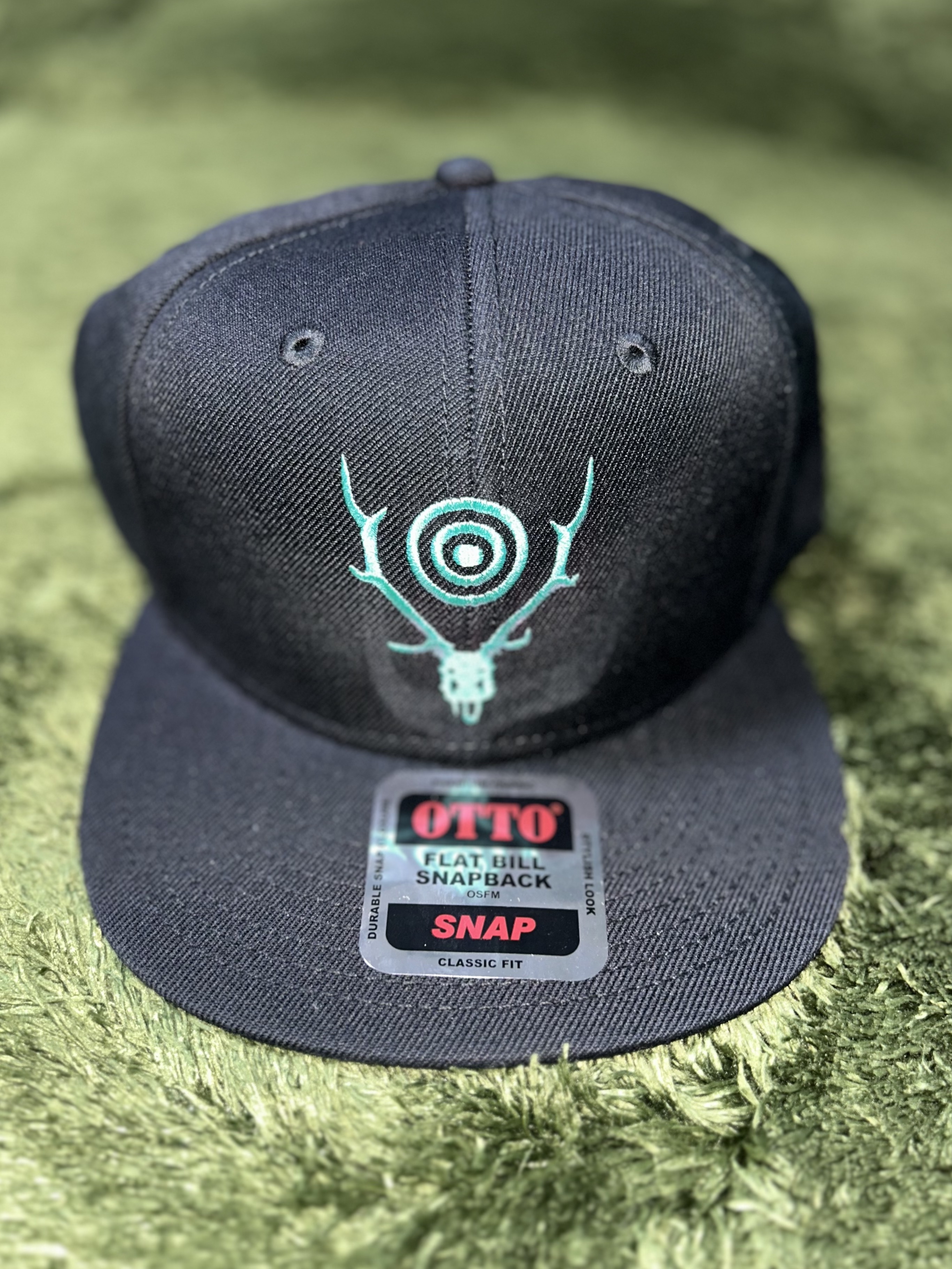 South2 West8 S&T Emb. Baseball Cap Black 착용 스타일 - 1