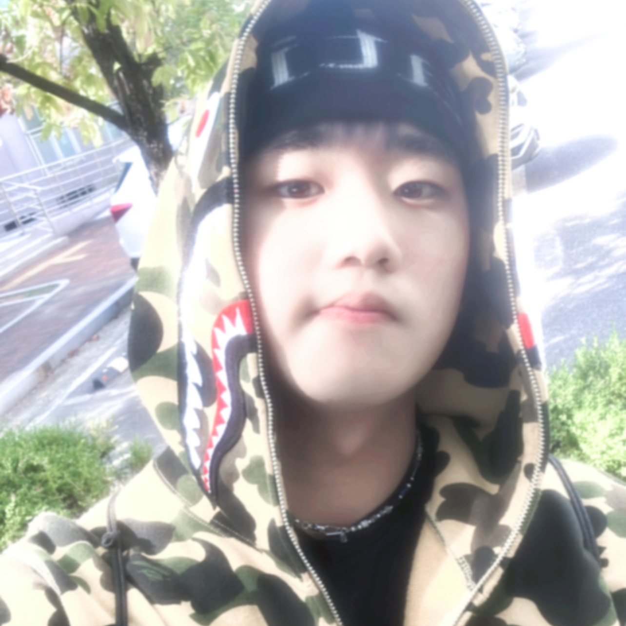Matin Kim Logo Jacquard Short Beanie Black 착용 스타일