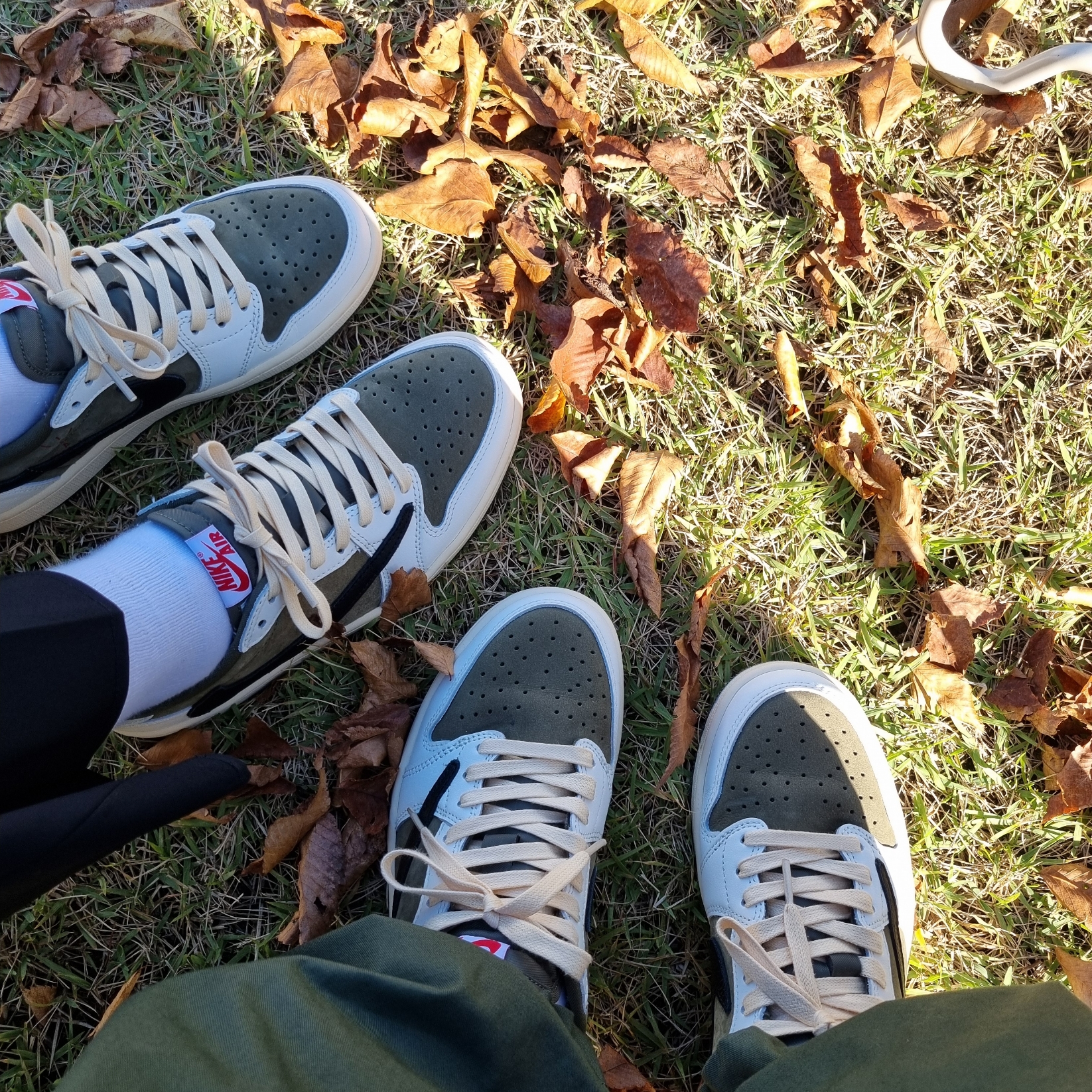 Jordan 1 x Travis Scott Retro Low OG SP Reverse Olive 착용 스타일